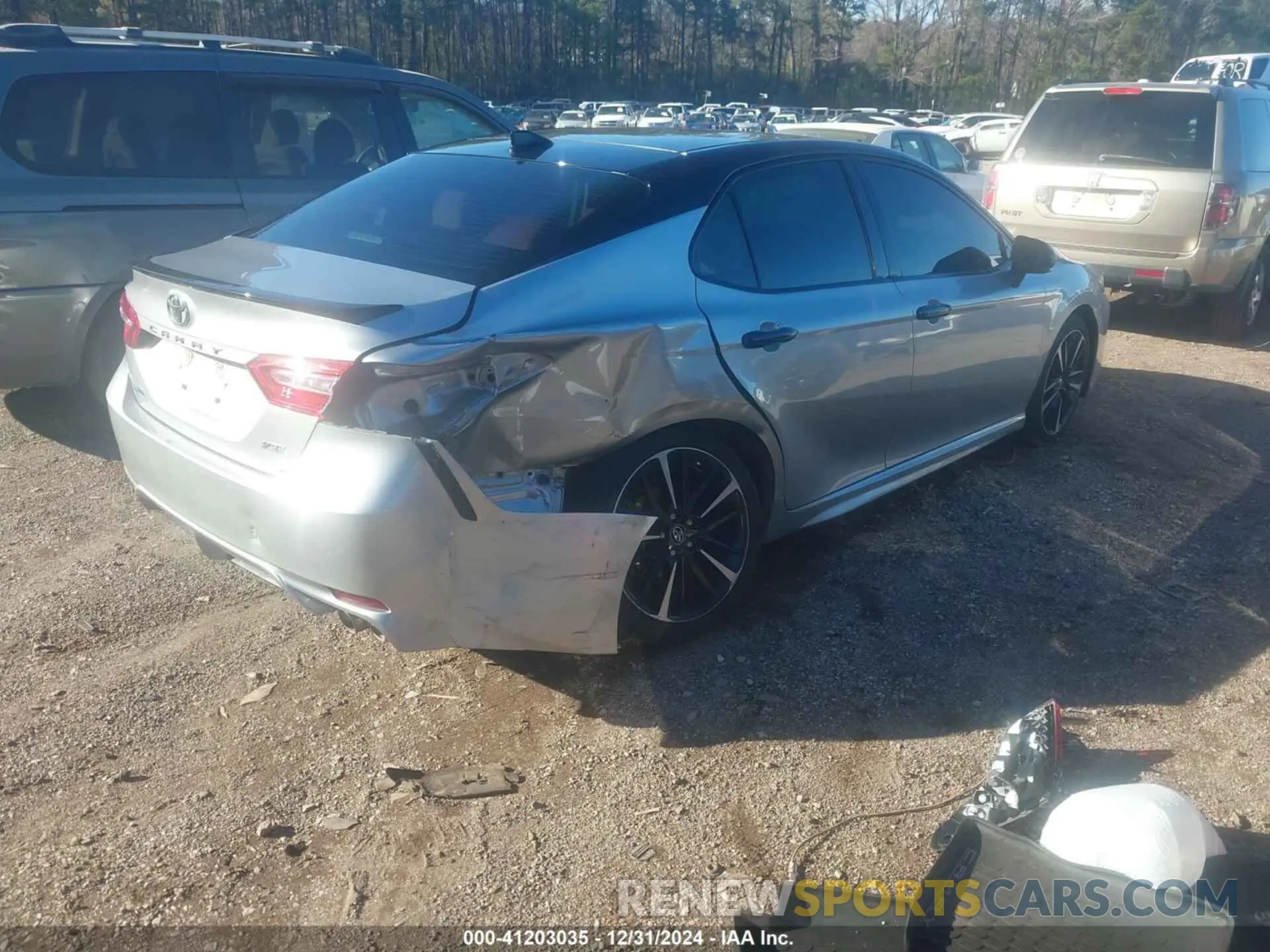 4 fotografías del automóvil dañado 4T1B61HK8KU297027 TOYOTA CAMRY 2019