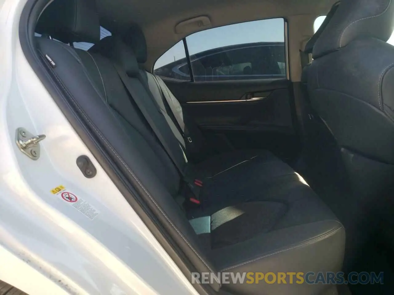 6 fotografías del automóvil dañado 4T1B61HK8KU704389 TOYOTA CAMRY 2019