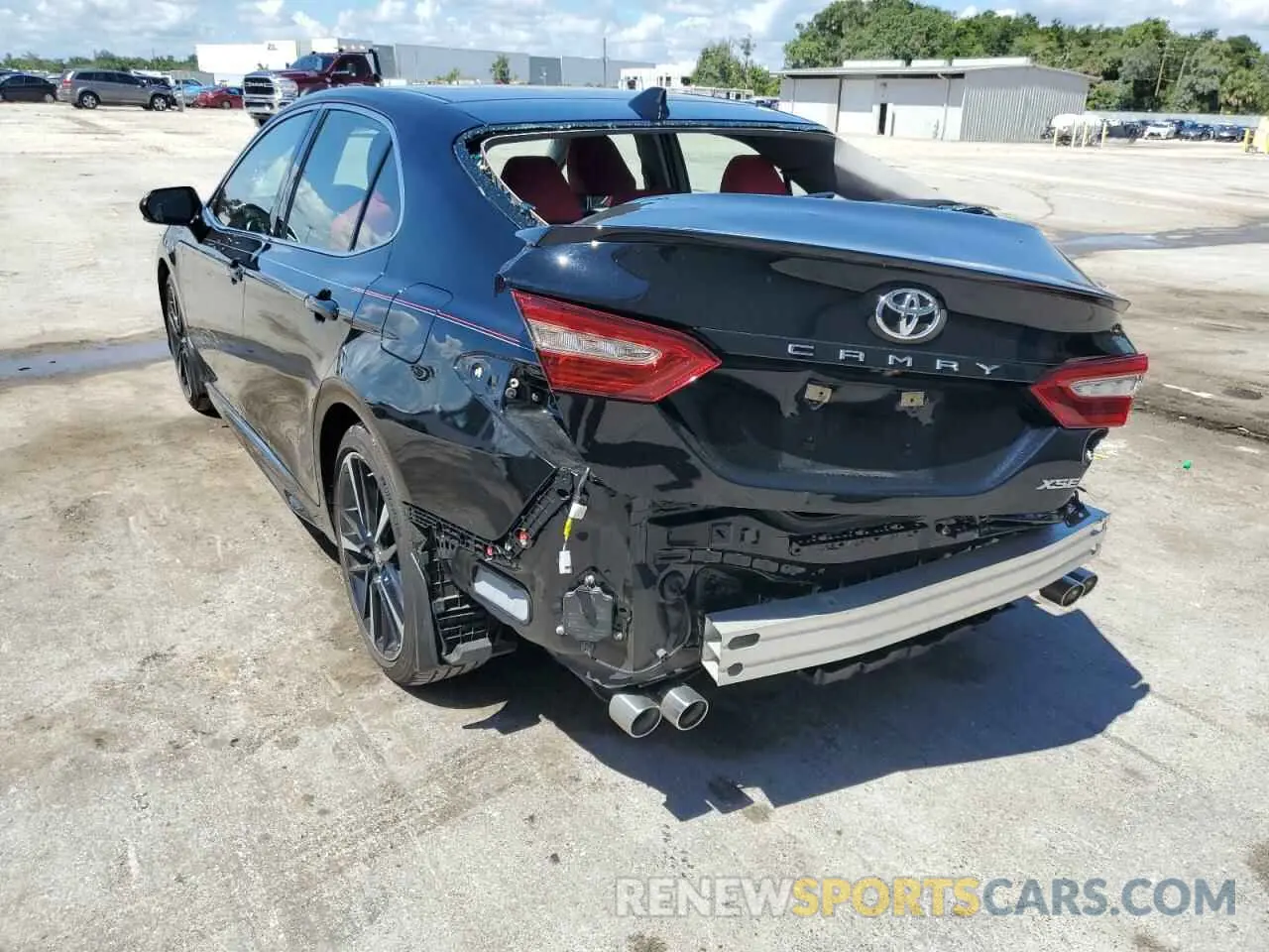 3 fotografías del automóvil dañado 4T1B61HK8KU724741 TOYOTA CAMRY 2019