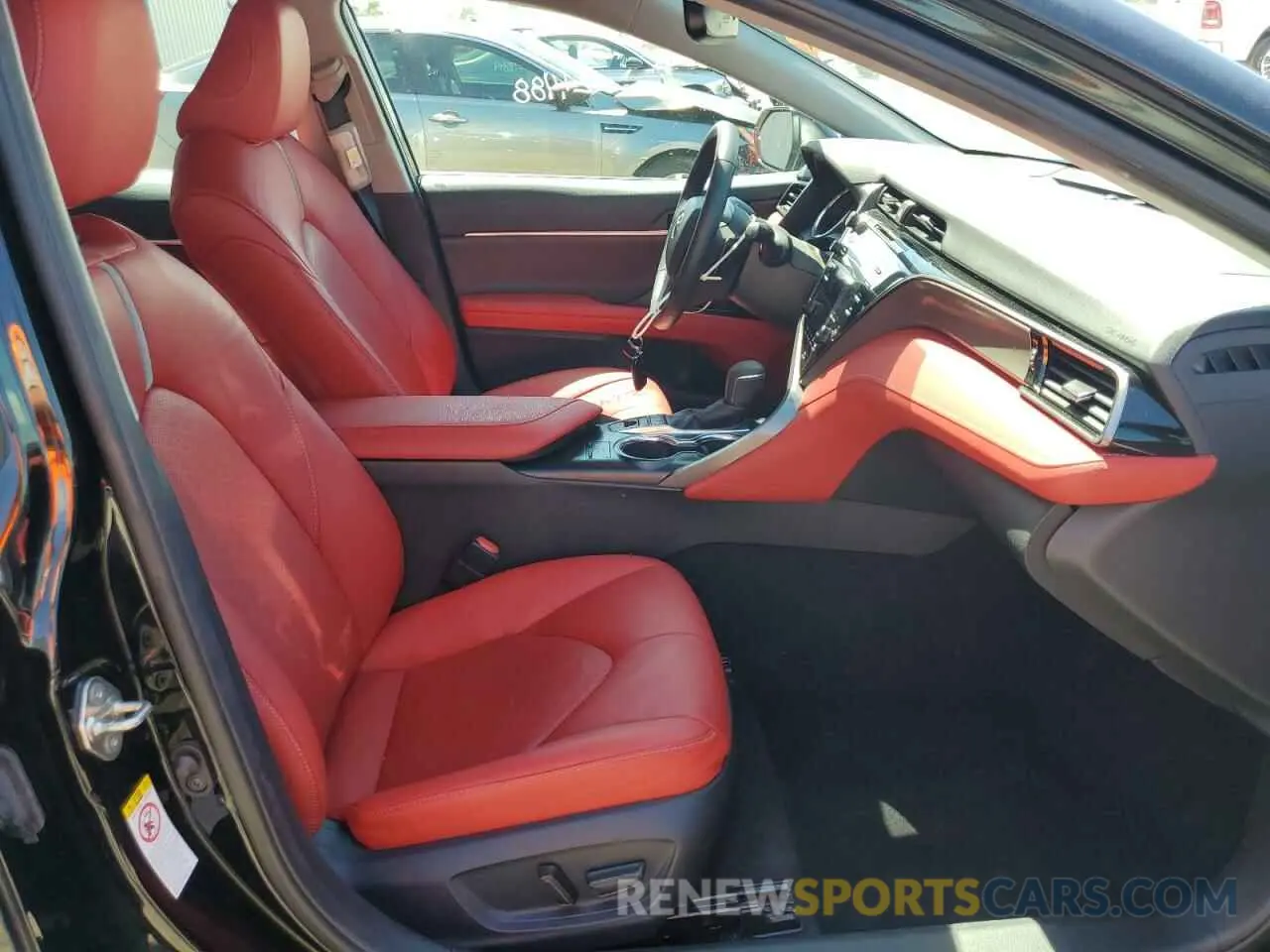 5 fotografías del automóvil dañado 4T1B61HK8KU724741 TOYOTA CAMRY 2019