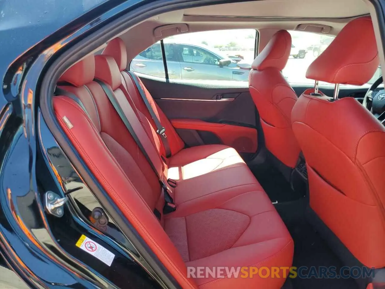 6 fotografías del automóvil dañado 4T1B61HK8KU724741 TOYOTA CAMRY 2019