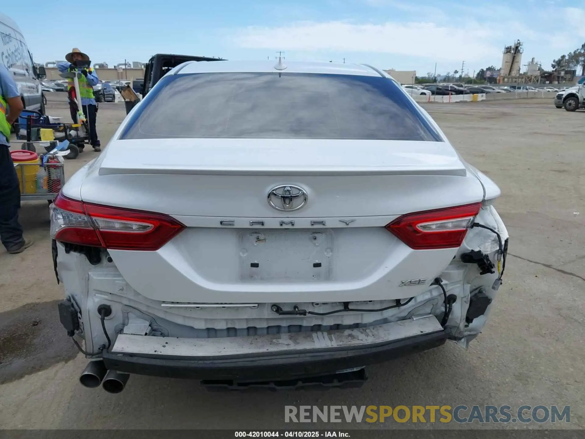17 fotografías del automóvil dañado 4T1B61HK8KU803178 TOYOTA CAMRY 2019