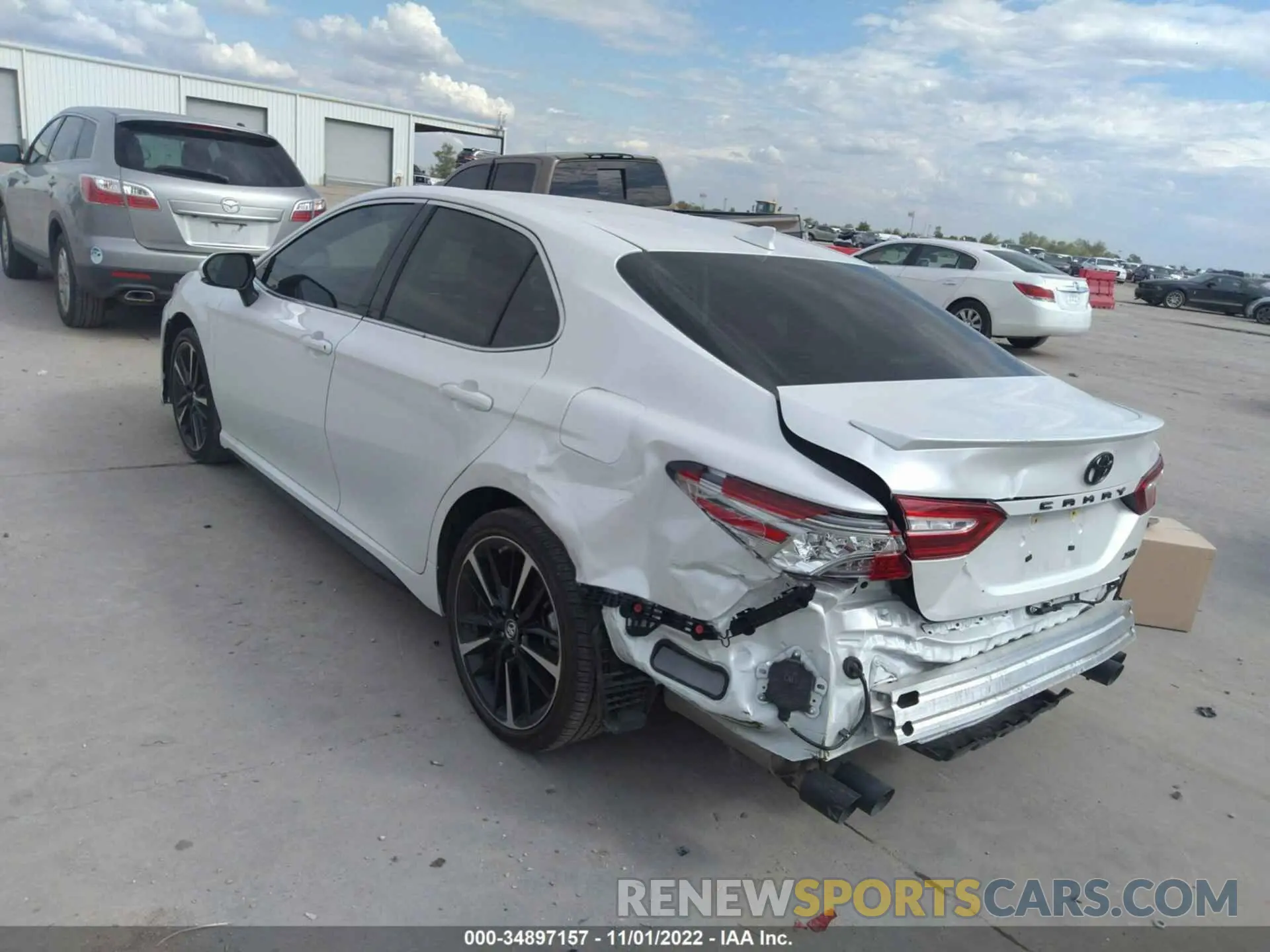 3 fotografías del automóvil dañado 4T1B61HK8KU842983 TOYOTA CAMRY 2019