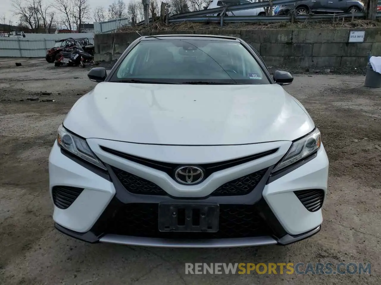 5 fotografías del automóvil dañado 4T1B61HK9KU286909 TOYOTA CAMRY 2019