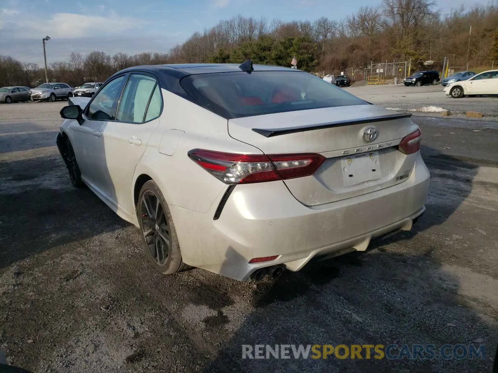 3 fotografías del automóvil dañado 4T1B61HK9KU293990 TOYOTA CAMRY 2019