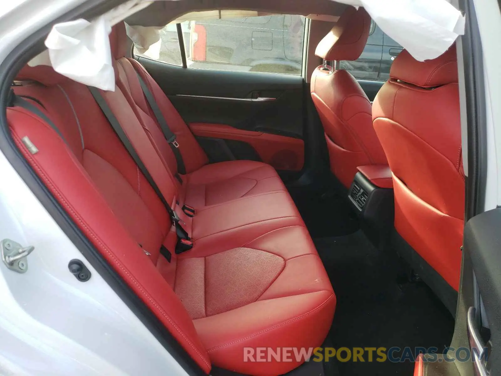 6 fotografías del automóvil dañado 4T1B61HK9KU293990 TOYOTA CAMRY 2019
