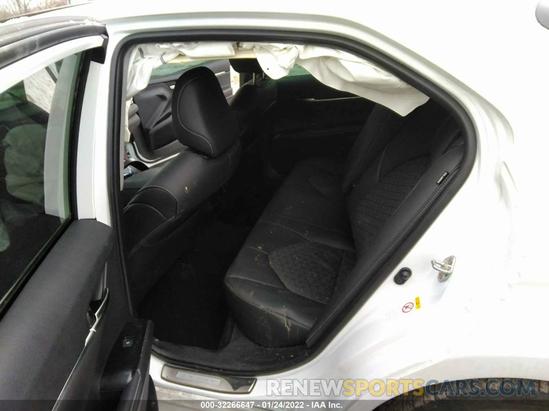 8 fotografías del automóvil dañado 4T1B61HK9KU712727 TOYOTA CAMRY 2019