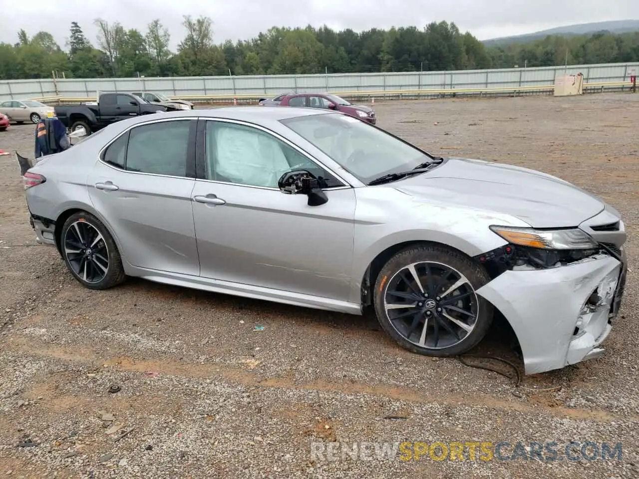 4 fotografías del automóvil dañado 4T1B61HK9KU754458 TOYOTA CAMRY 2019