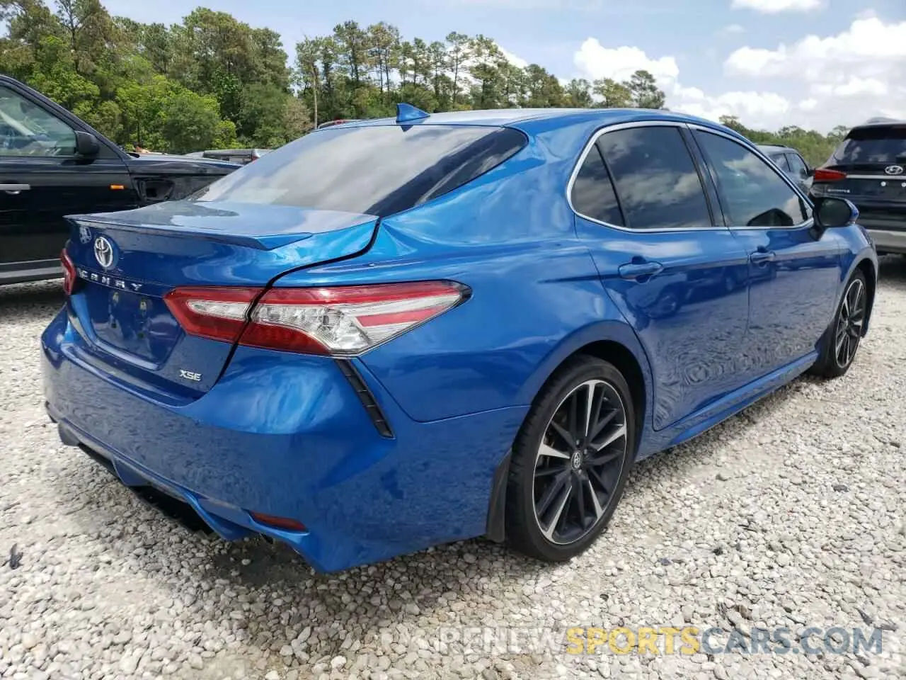 4 fotografías del automóvil dañado 4T1B61HKXKU176743 TOYOTA CAMRY 2019