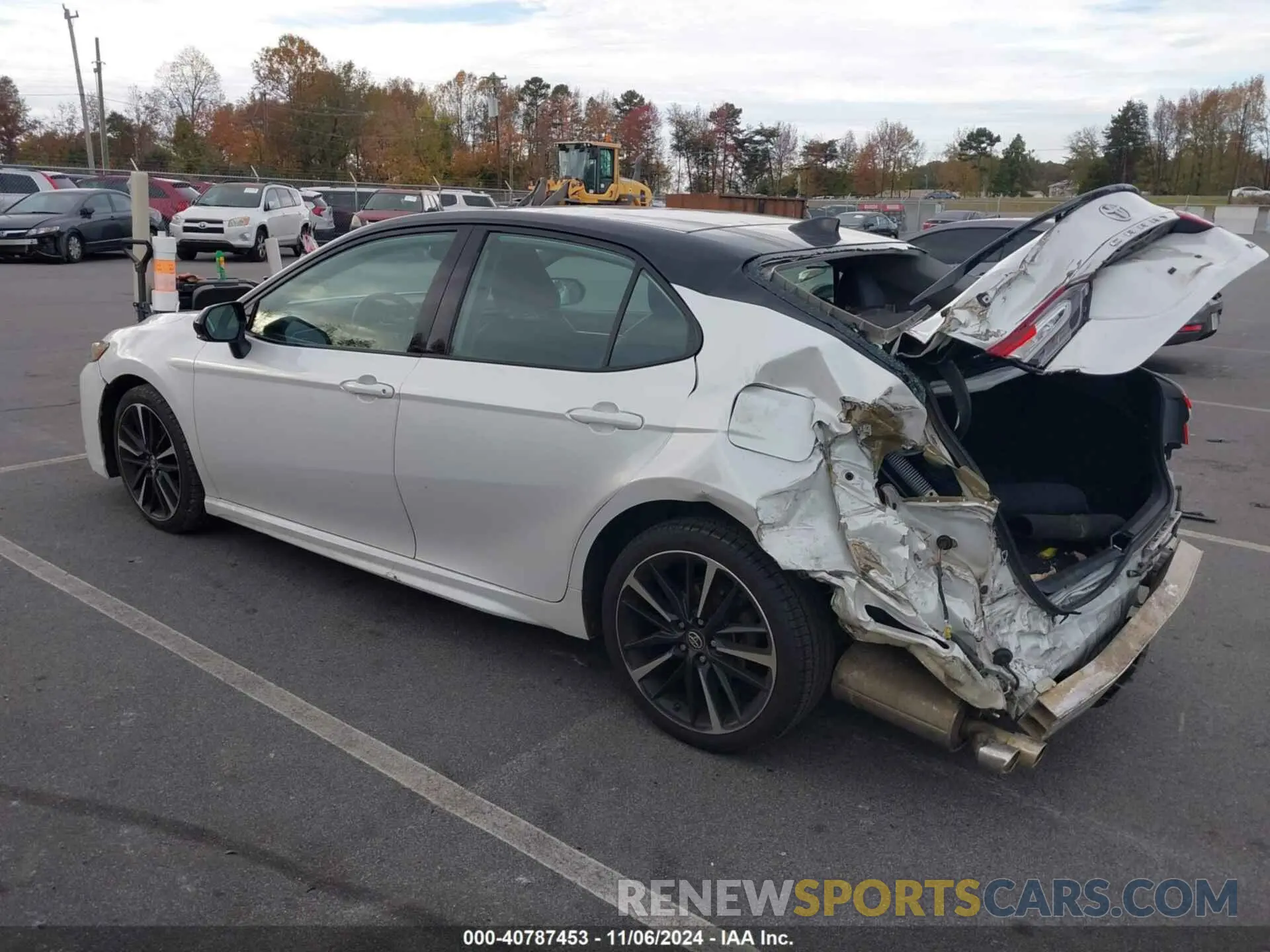 3 fotografías del automóvil dañado 4T1B61HKXKU204721 TOYOTA CAMRY 2019