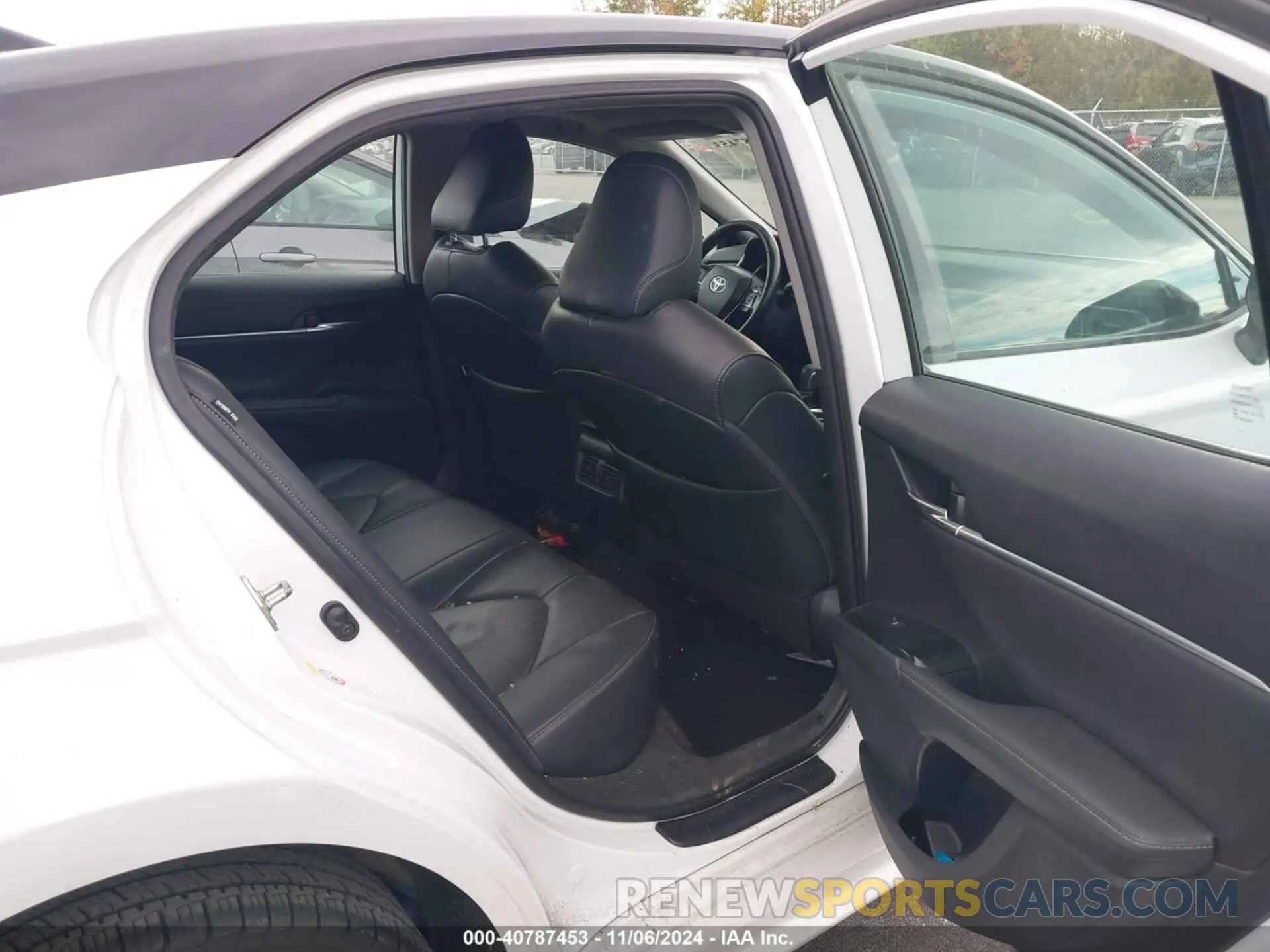 8 fotografías del automóvil dañado 4T1B61HKXKU204721 TOYOTA CAMRY 2019