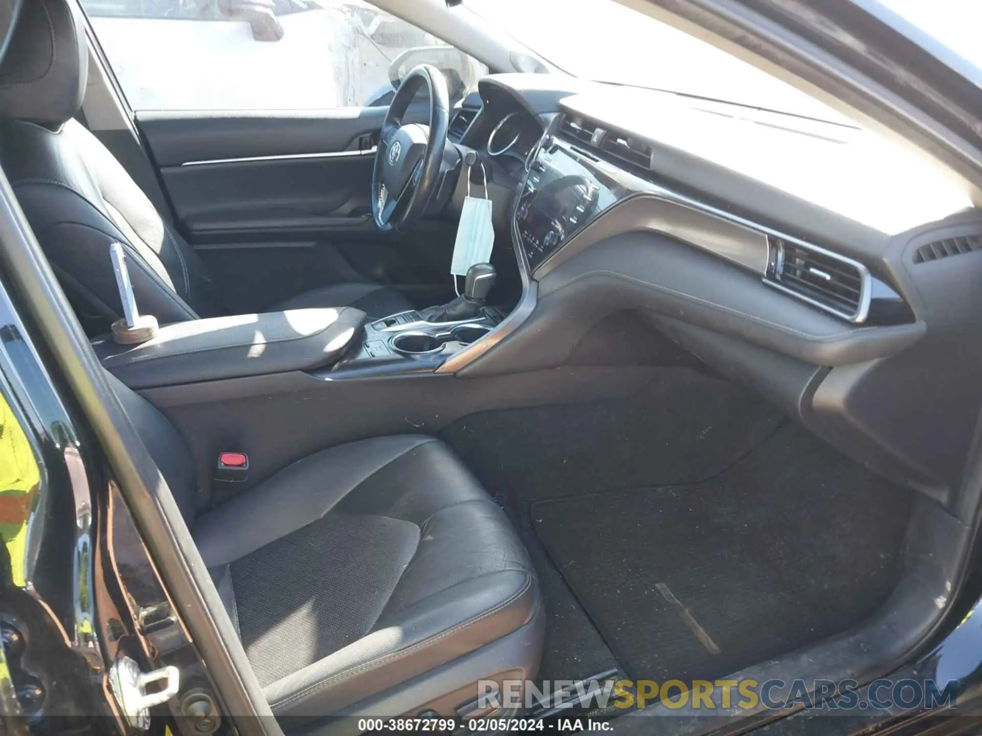 5 fotografías del automóvil dañado 4T1B61HKXKU218490 TOYOTA CAMRY 2019