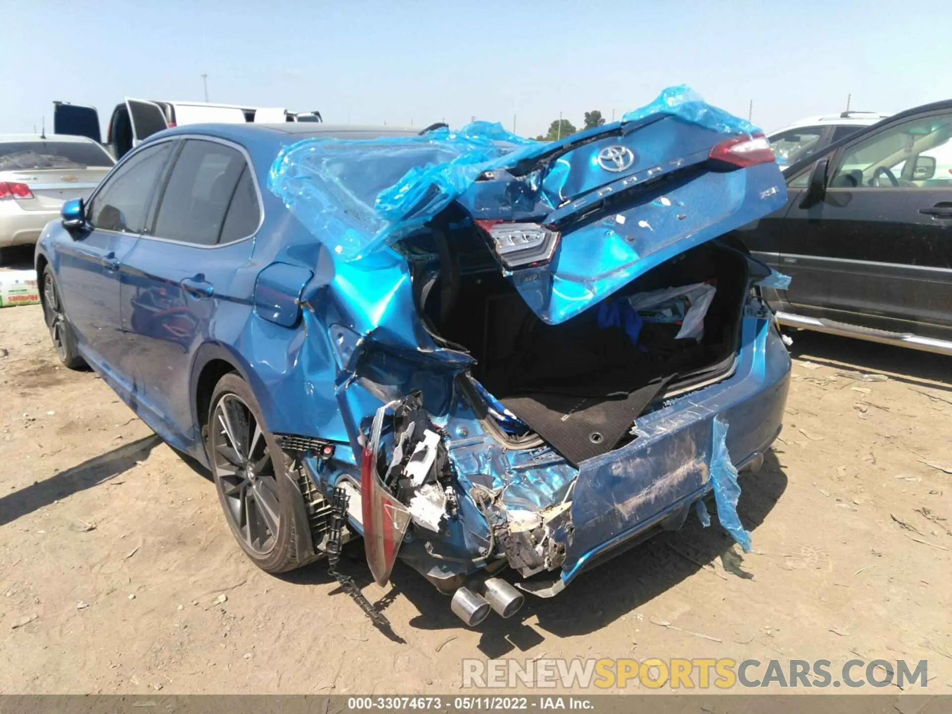 3 fotografías del automóvil dañado 4T1B61HKXKU246757 TOYOTA CAMRY 2019