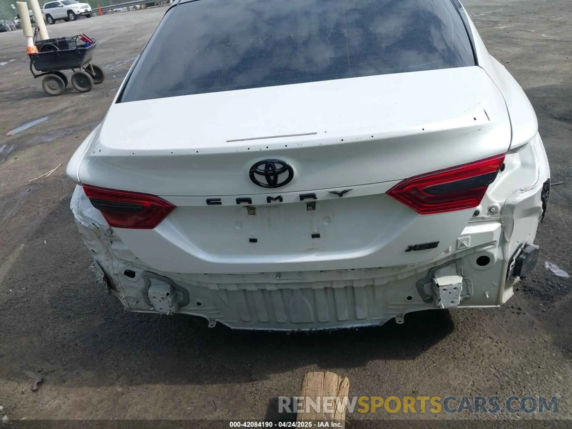 16 fotografías del automóvil dañado 4T1B61HKXKU277782 TOYOTA CAMRY 2019