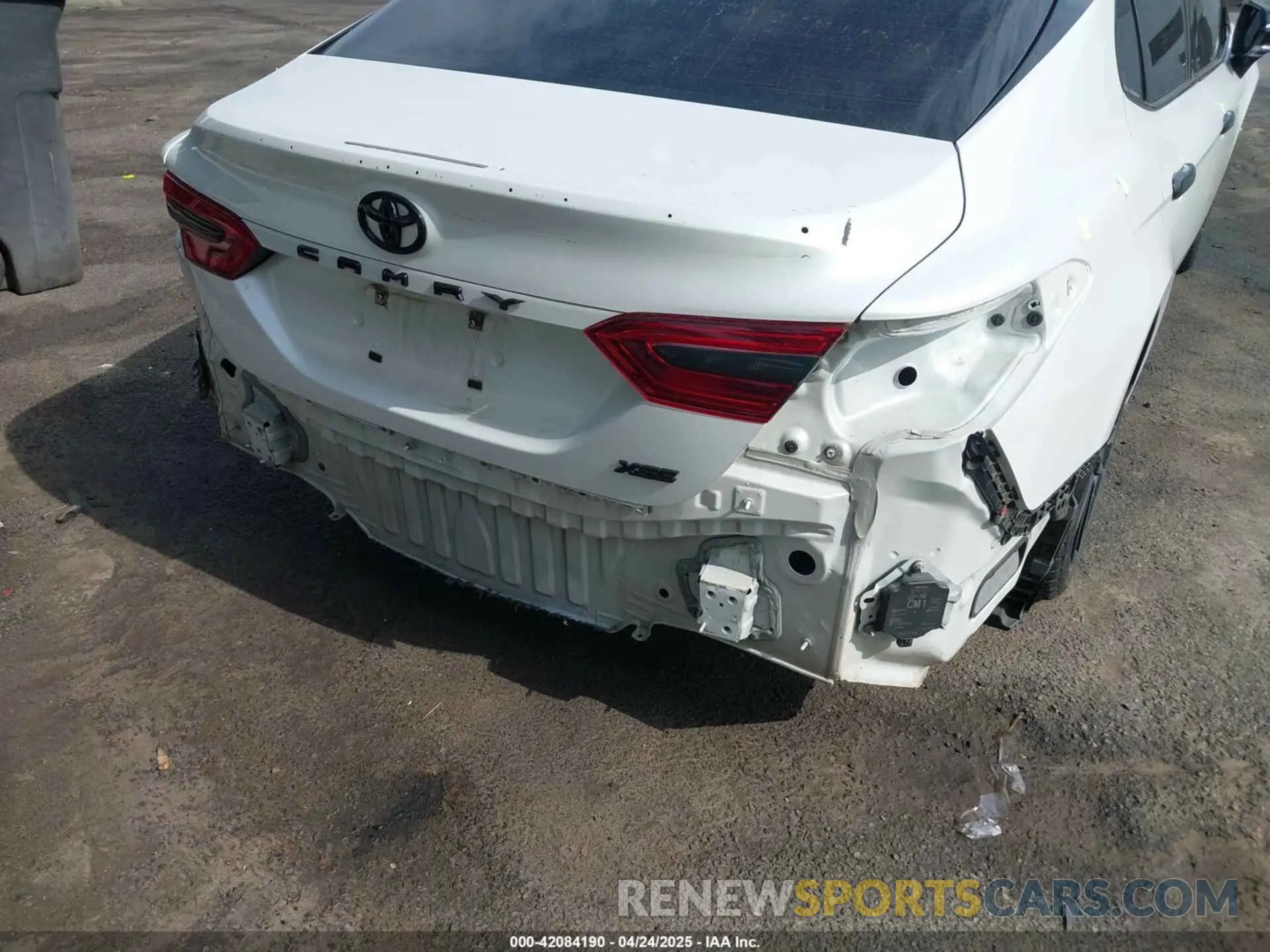 18 fotografías del automóvil dañado 4T1B61HKXKU277782 TOYOTA CAMRY 2019