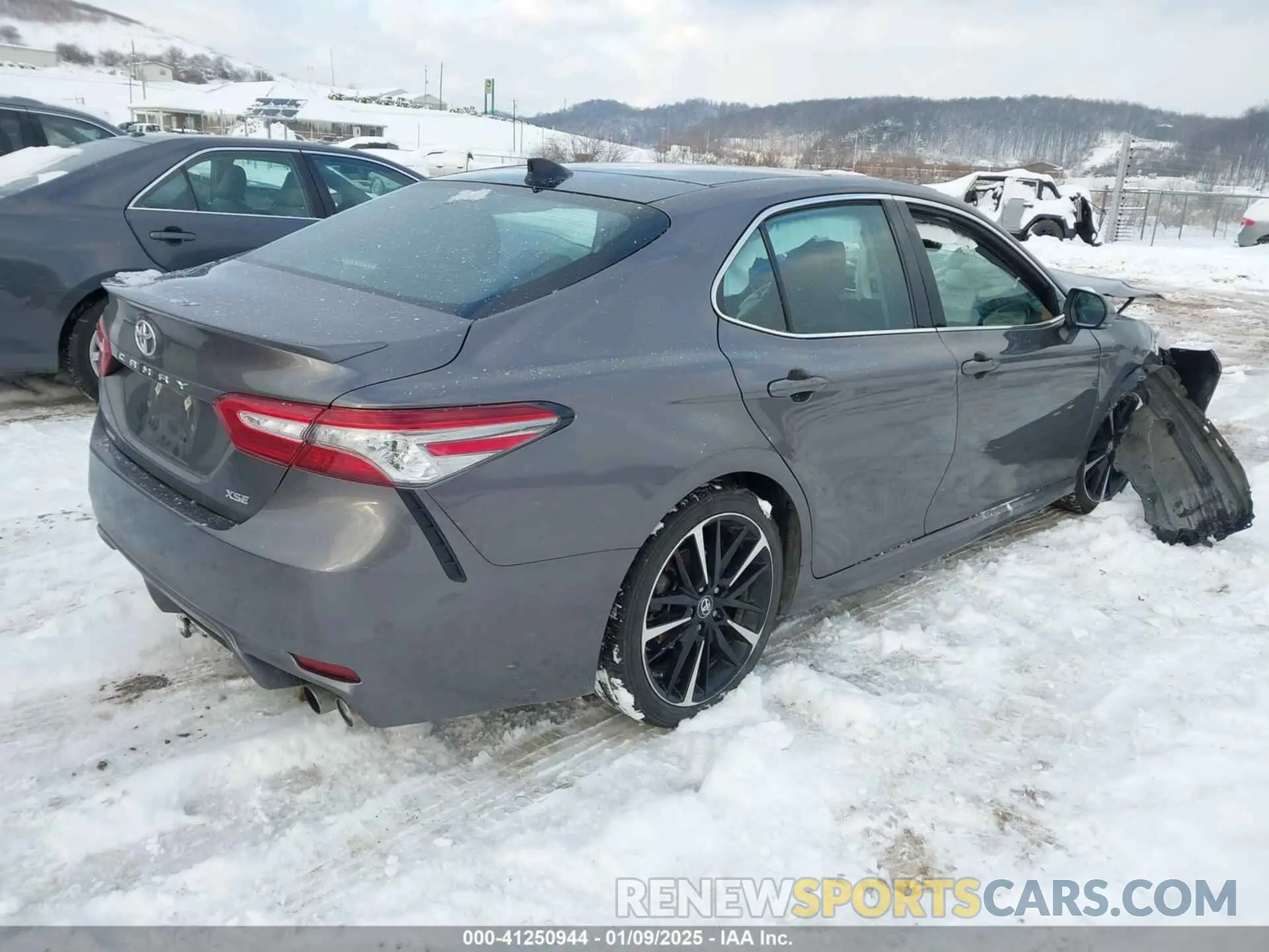 4 fotografías del automóvil dañado 4T1B61HKXKU283128 TOYOTA CAMRY 2019