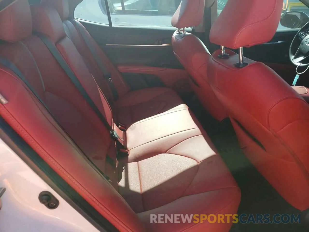 6 fotografías del automóvil dañado 4T1B61HKXKU284747 TOYOTA CAMRY 2019
