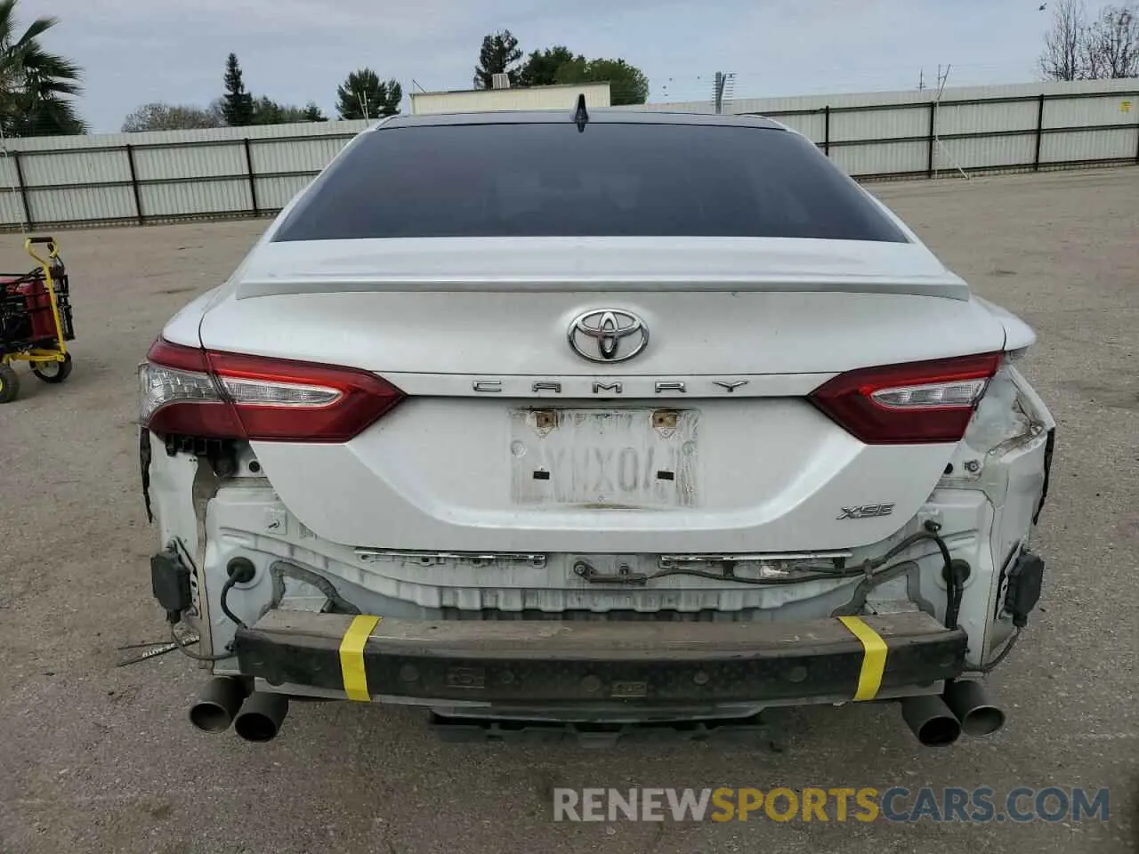 6 fotografías del automóvil dañado 4T1B61HKXKU292136 TOYOTA CAMRY 2019