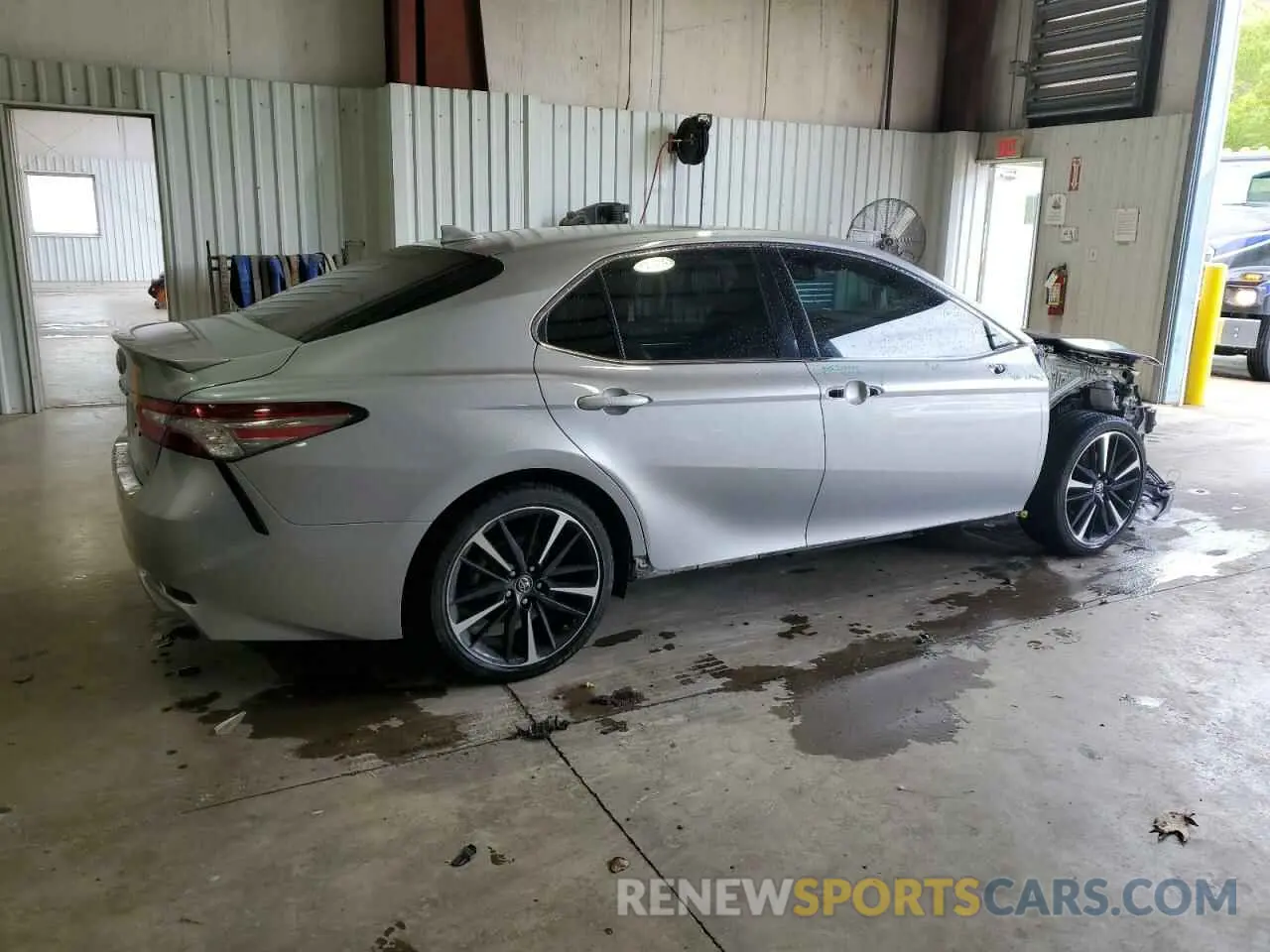 3 fotografías del automóvil dañado 4T1B61HKXKU705494 TOYOTA CAMRY 2019
