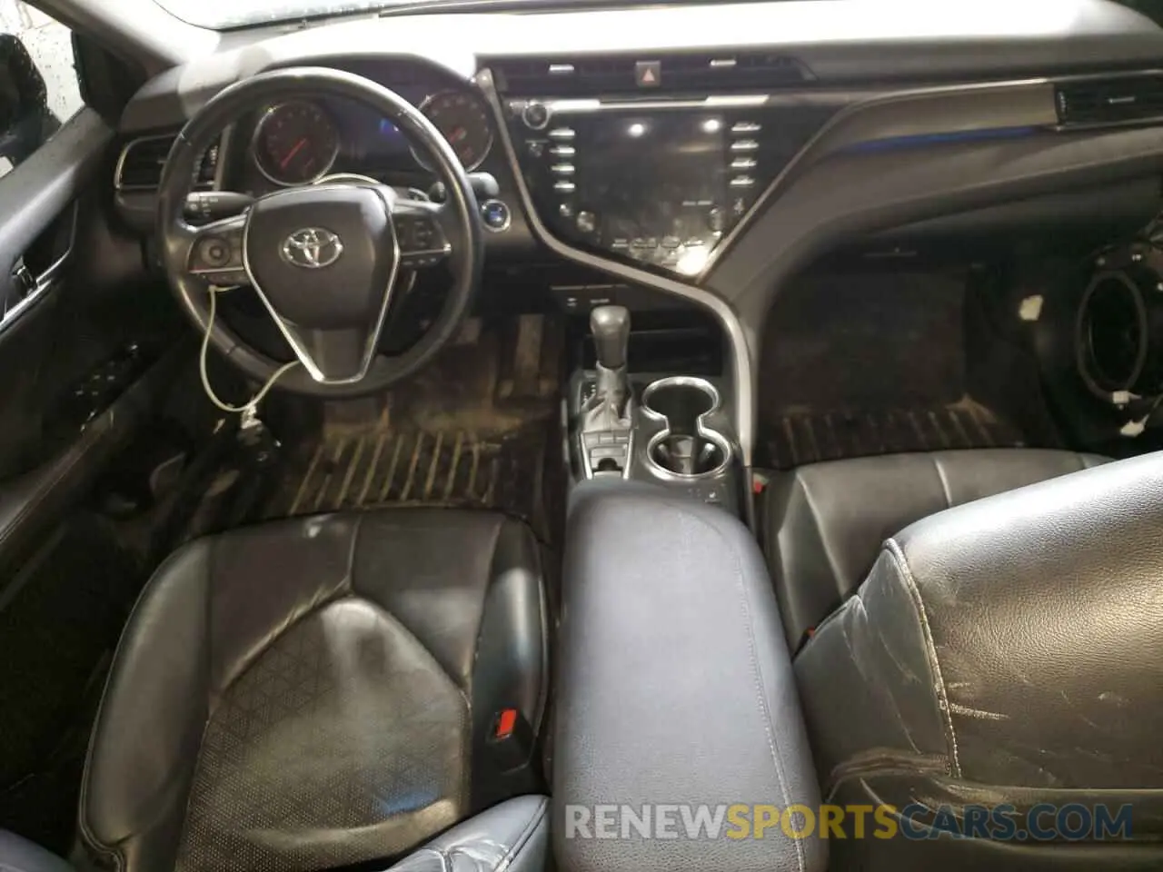 8 fotografías del automóvil dañado 4T1B61HKXKU705494 TOYOTA CAMRY 2019