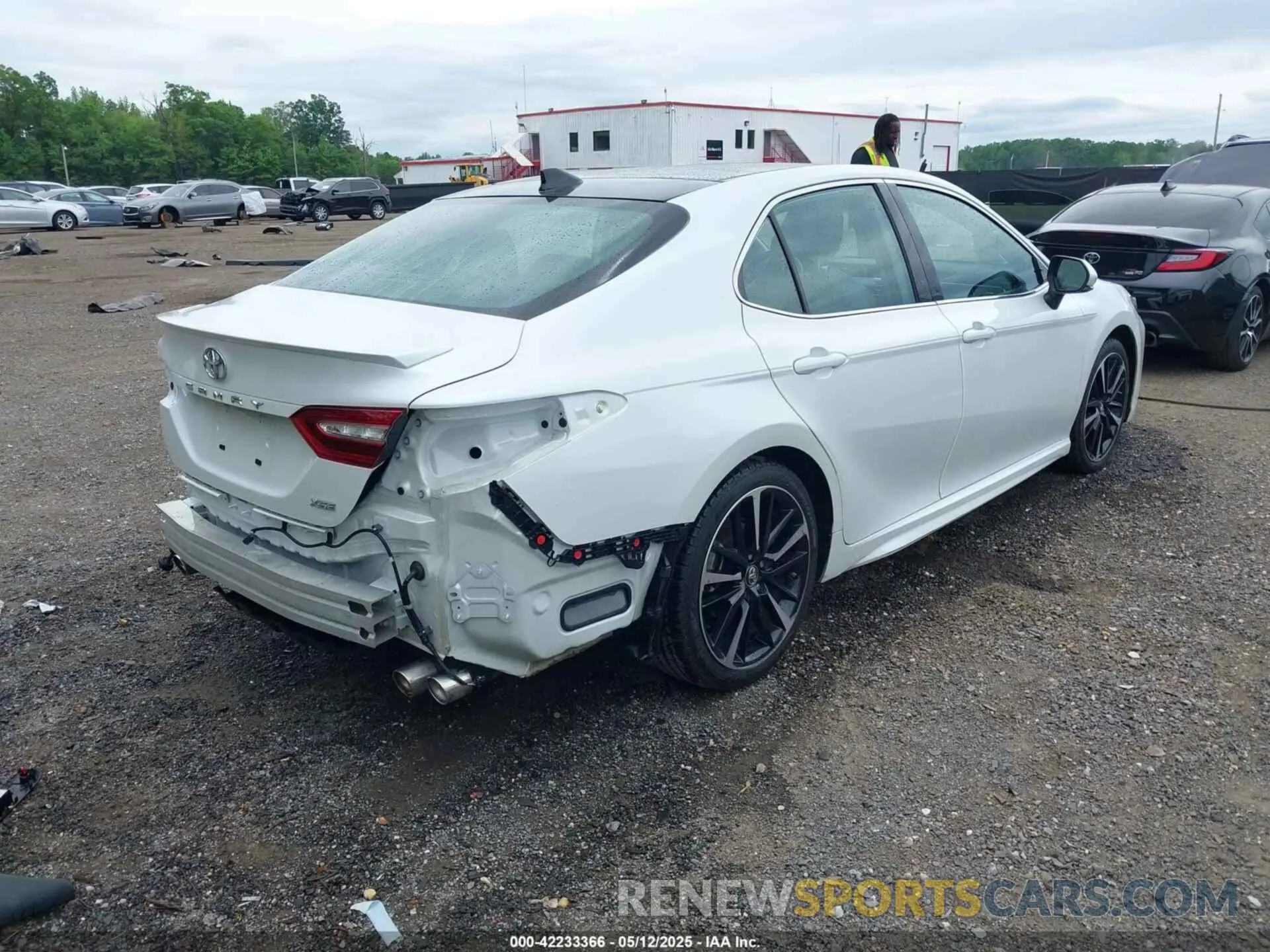 4 fotografías del automóvil dañado 4T1B61HKXKU719315 TOYOTA CAMRY 2019