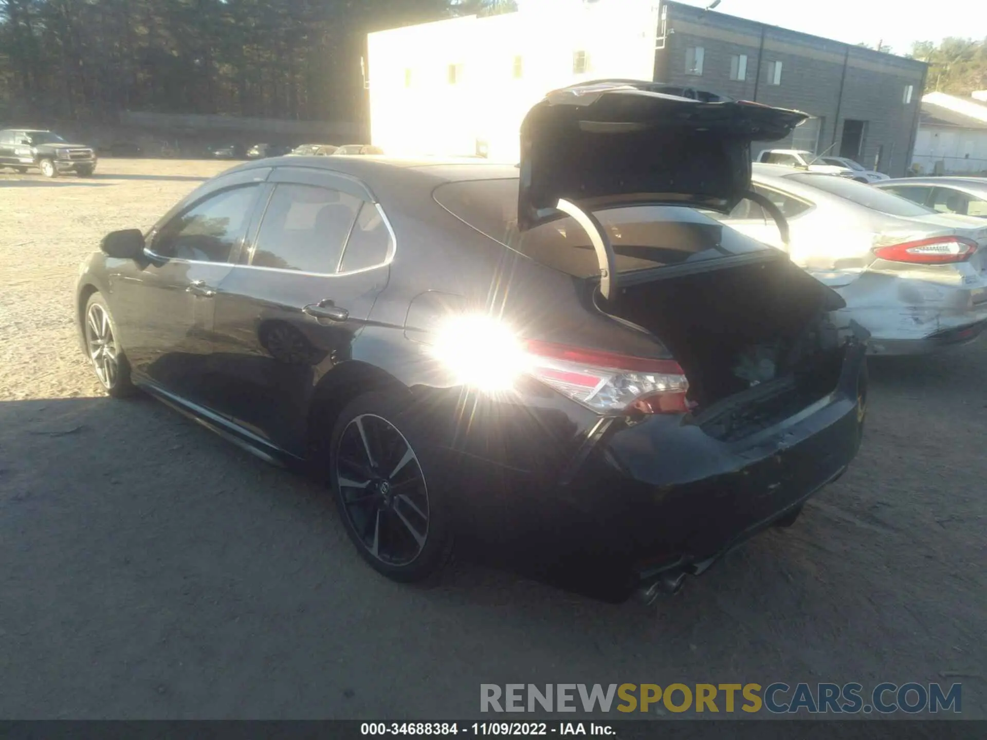 3 fotografías del automóvil dañado 4T1B61HKXKU806373 TOYOTA CAMRY 2019