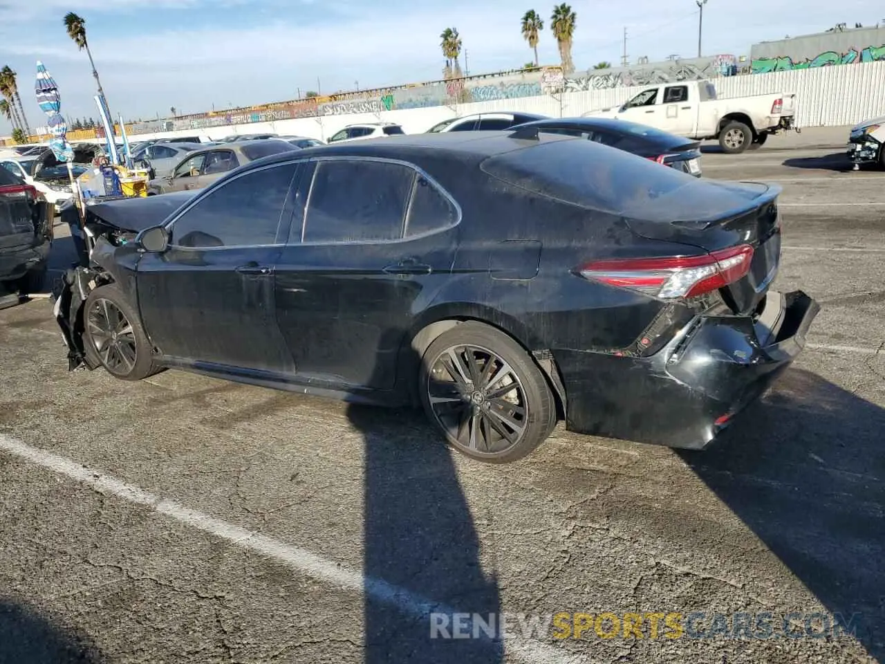 2 fotografías del automóvil dañado 4T1BZ1HK0KU031220 TOYOTA CAMRY 2019