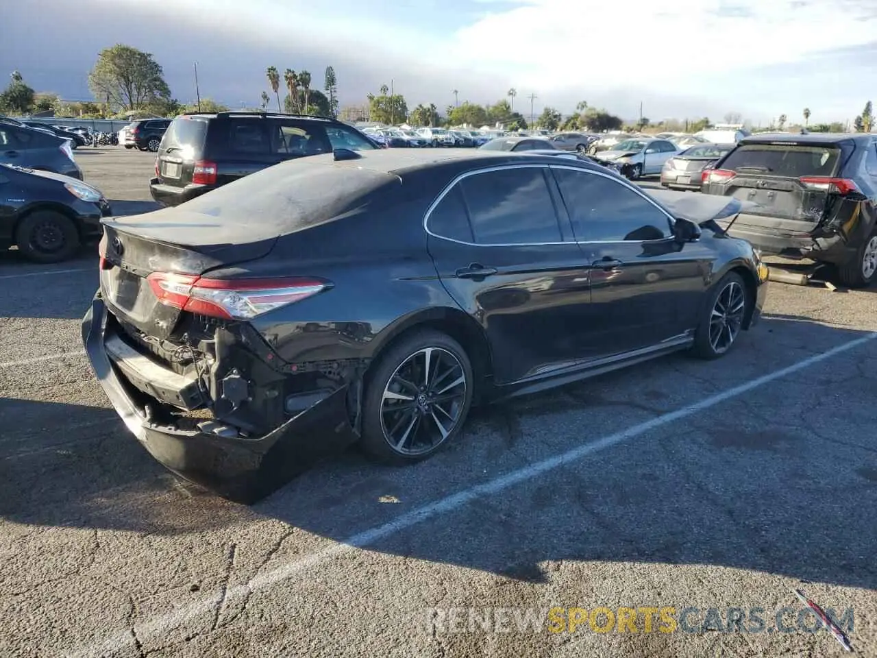 3 fotografías del automóvil dañado 4T1BZ1HK0KU031220 TOYOTA CAMRY 2019