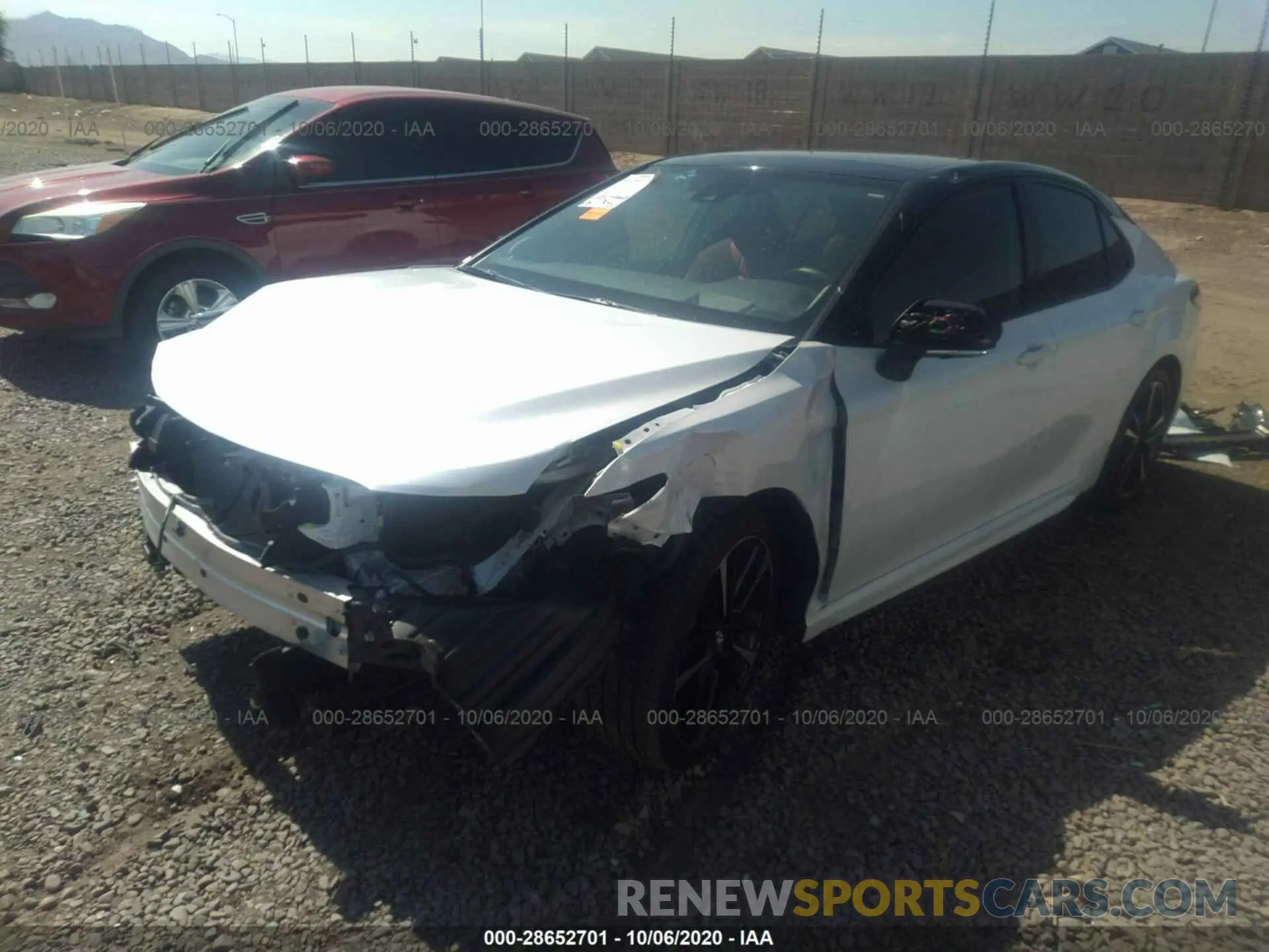 2 fotografías del automóvil dañado 4T1BZ1HK1KU022865 TOYOTA CAMRY 2019