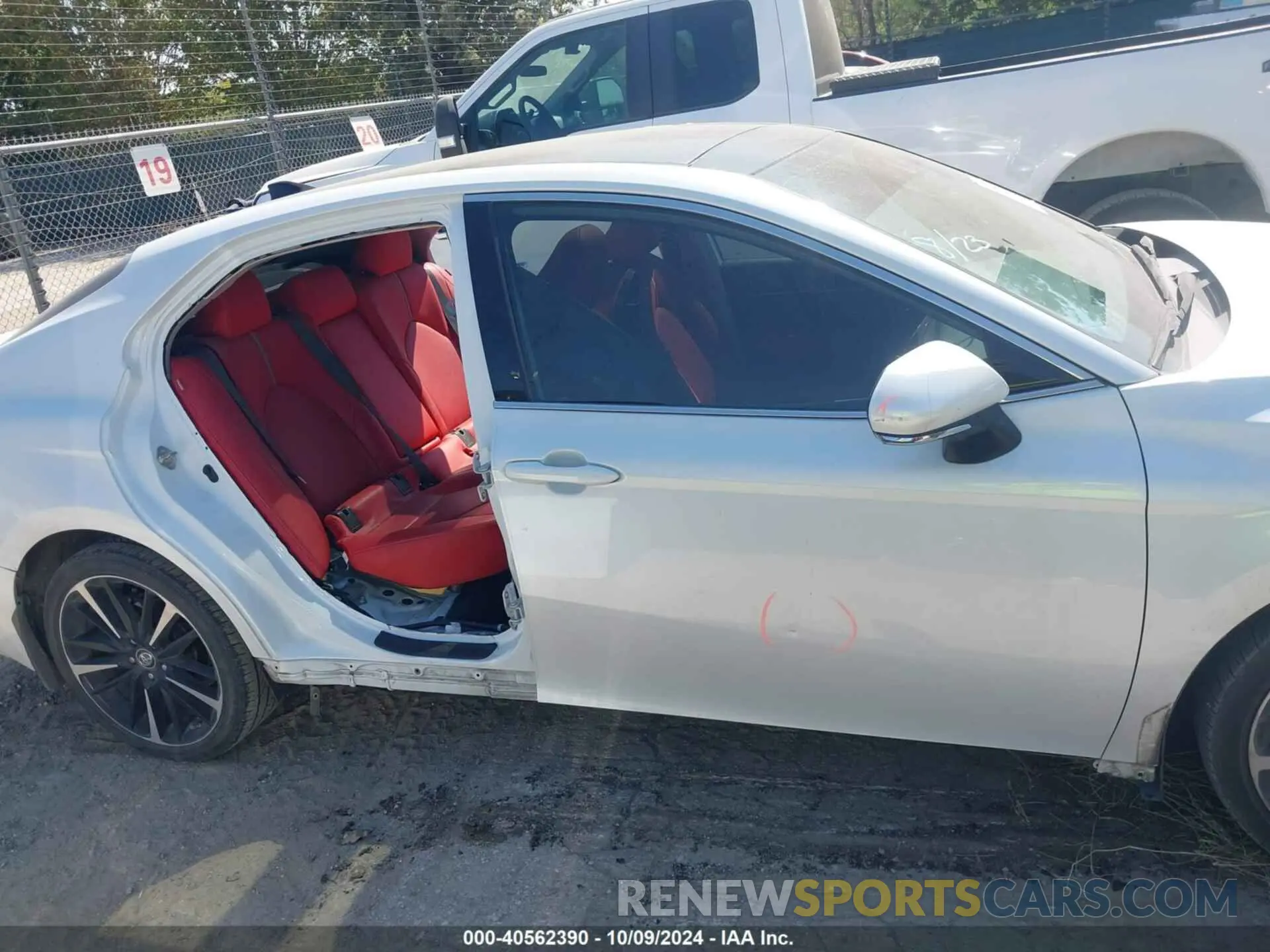 13 fotografías del automóvil dañado 4T1BZ1HK1KU029654 TOYOTA CAMRY 2019