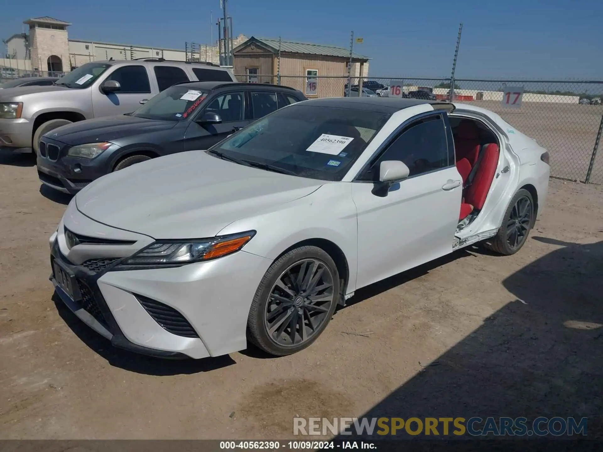 2 fotografías del automóvil dañado 4T1BZ1HK1KU029654 TOYOTA CAMRY 2019