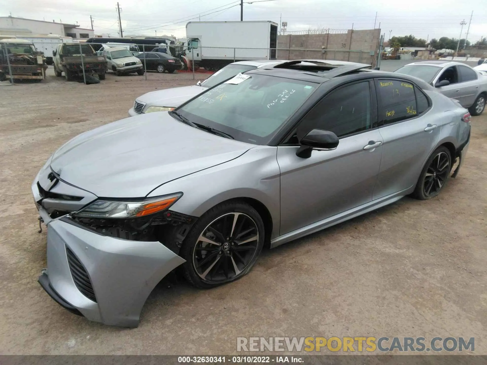 2 fotografías del automóvil dañado 4T1BZ1HK2KU025371 TOYOTA CAMRY 2019