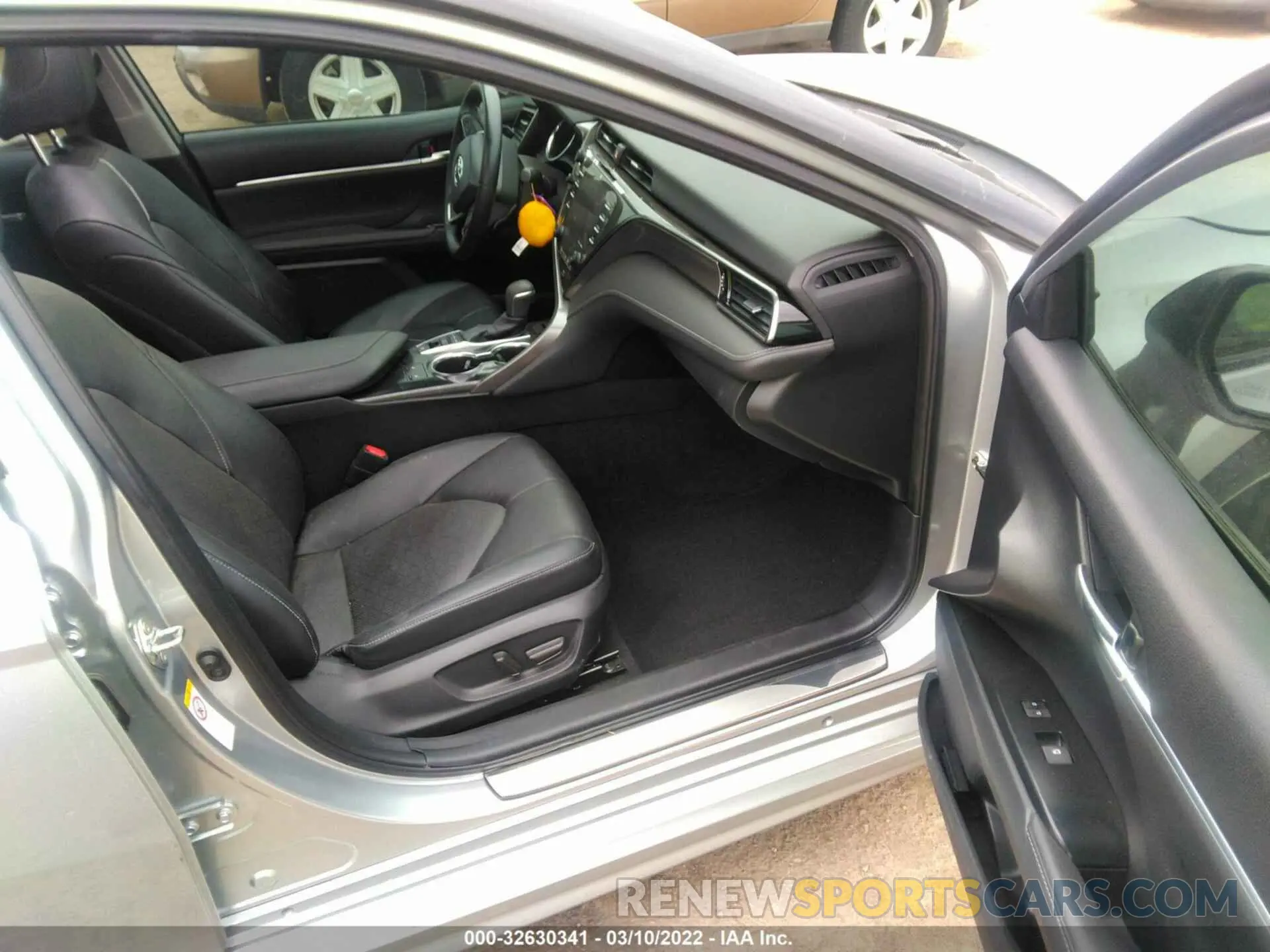5 fotografías del automóvil dañado 4T1BZ1HK2KU025371 TOYOTA CAMRY 2019