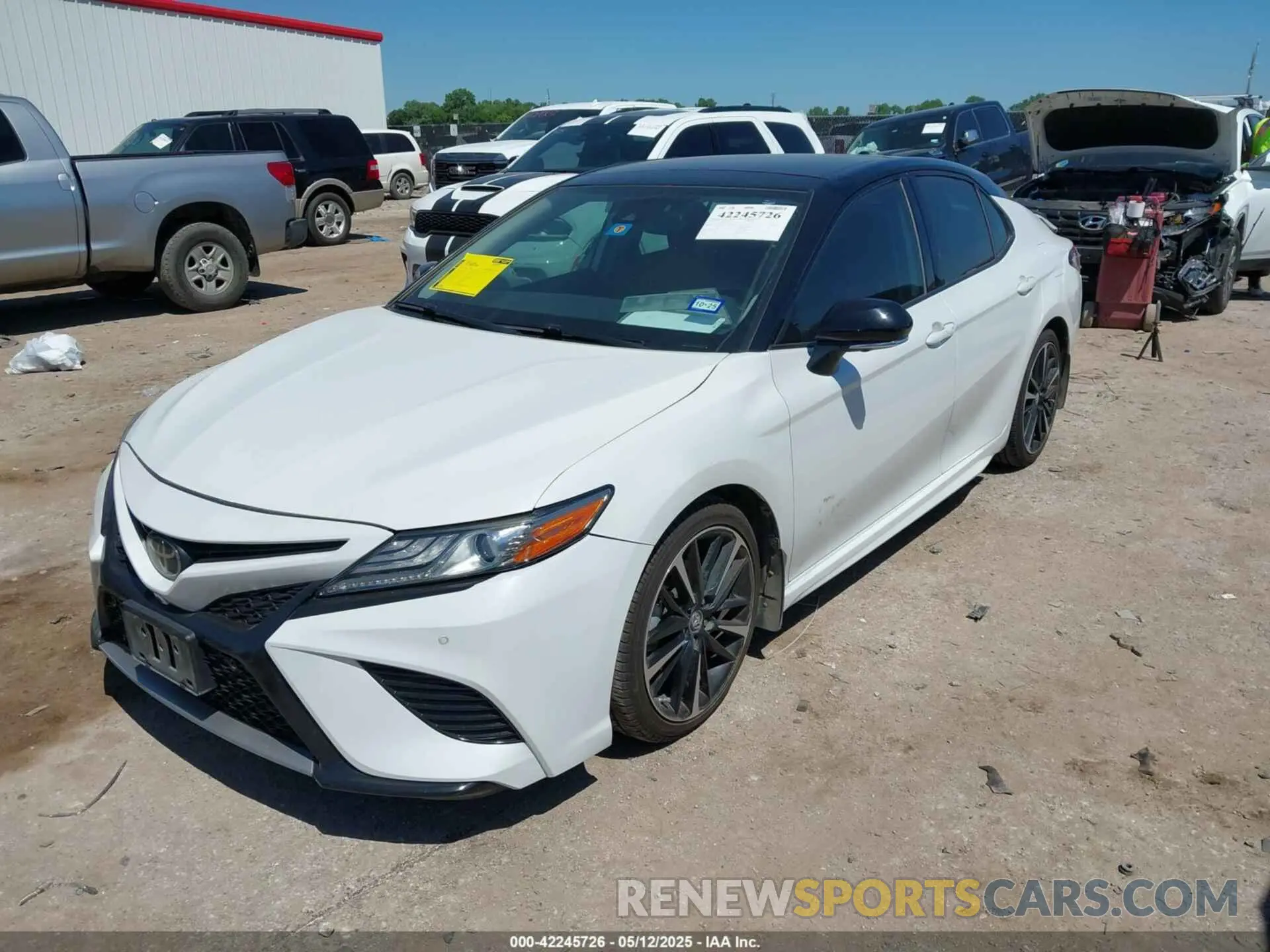 2 fotografías del automóvil dañado 4T1BZ1HK2KU029579 TOYOTA CAMRY 2019