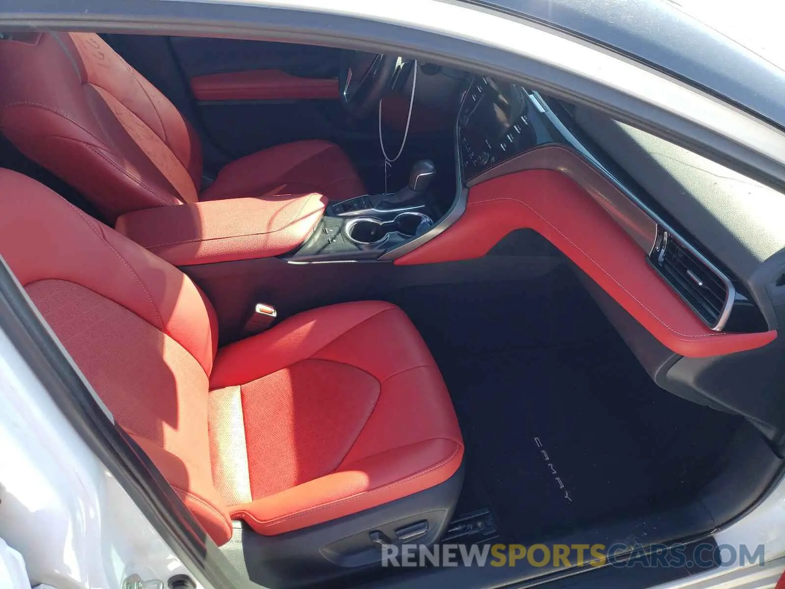 5 fotografías del automóvil dañado 4T1BZ1HK2KU032420 TOYOTA CAMRY 2019