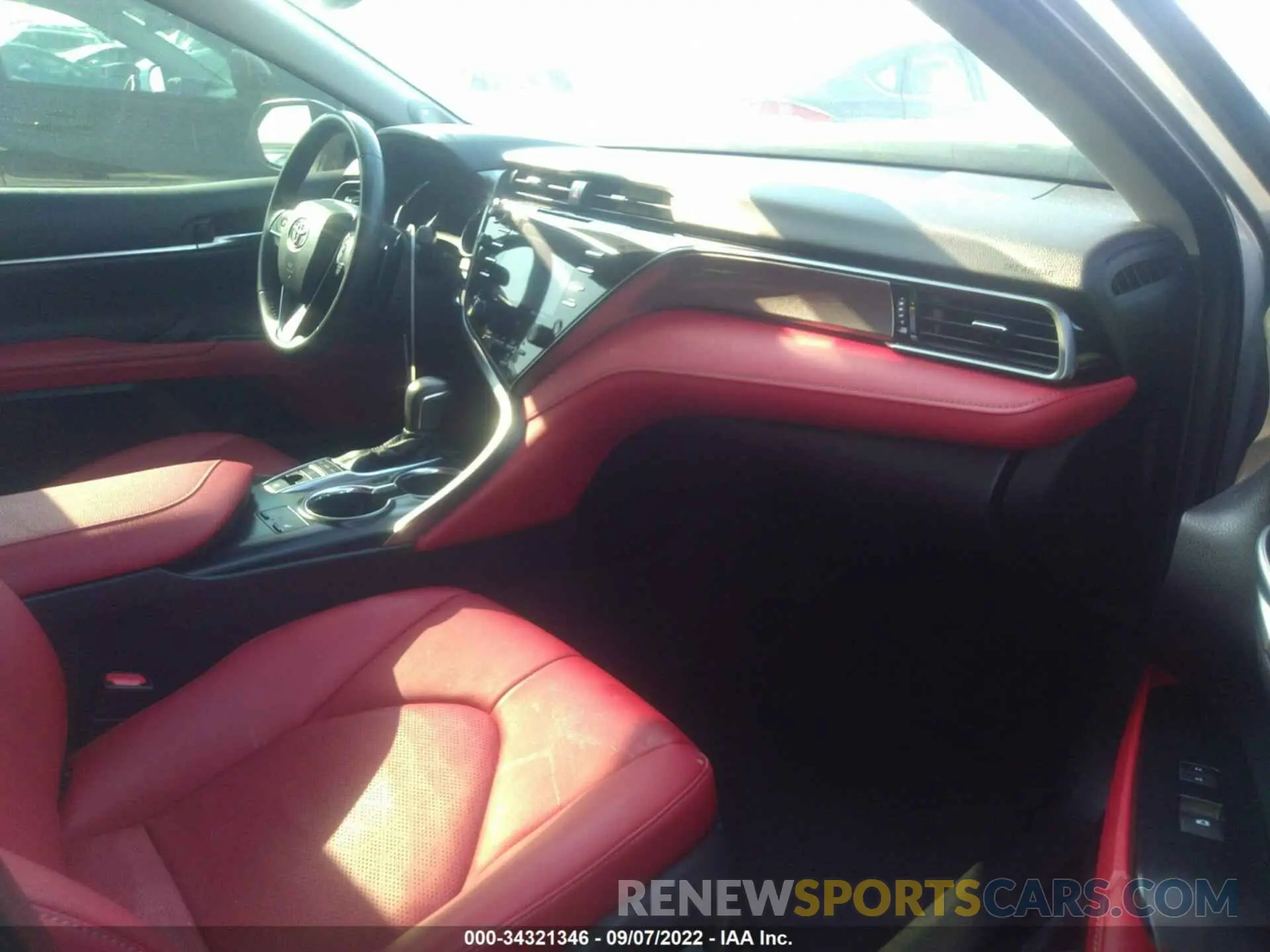 5 fotografías del automóvil dañado 4T1BZ1HK3KU027677 TOYOTA CAMRY 2019