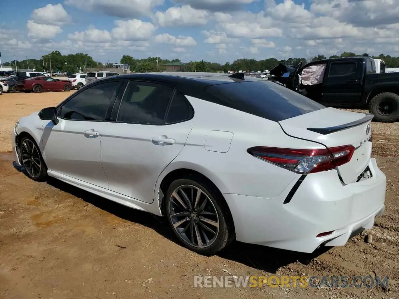 2 fotografías del automóvil dañado 4T1BZ1HK3KU033009 TOYOTA CAMRY 2019