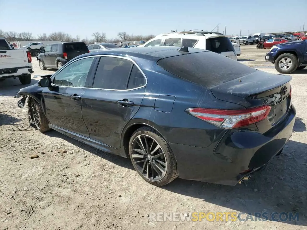 2 fotografías del automóvil dañado 4T1BZ1HK4KU030863 TOYOTA CAMRY 2019