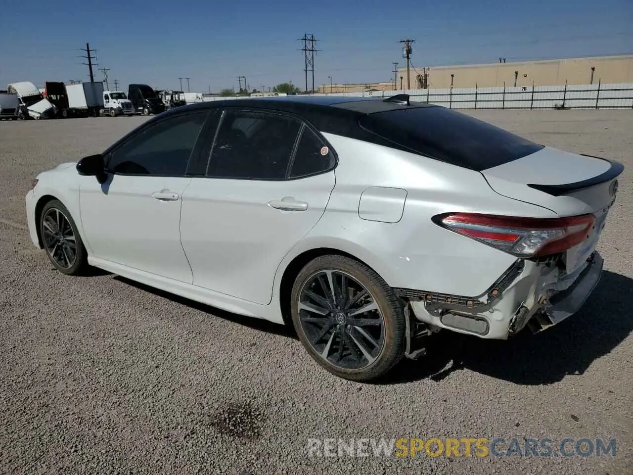 2 fotografías del automóvil dañado 4T1BZ1HK5KU024022 TOYOTA CAMRY 2019