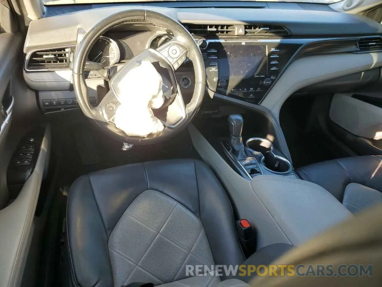 8 fotografías del automóvil dañado 4T1BZ1HK5KU025252 TOYOTA CAMRY 2019