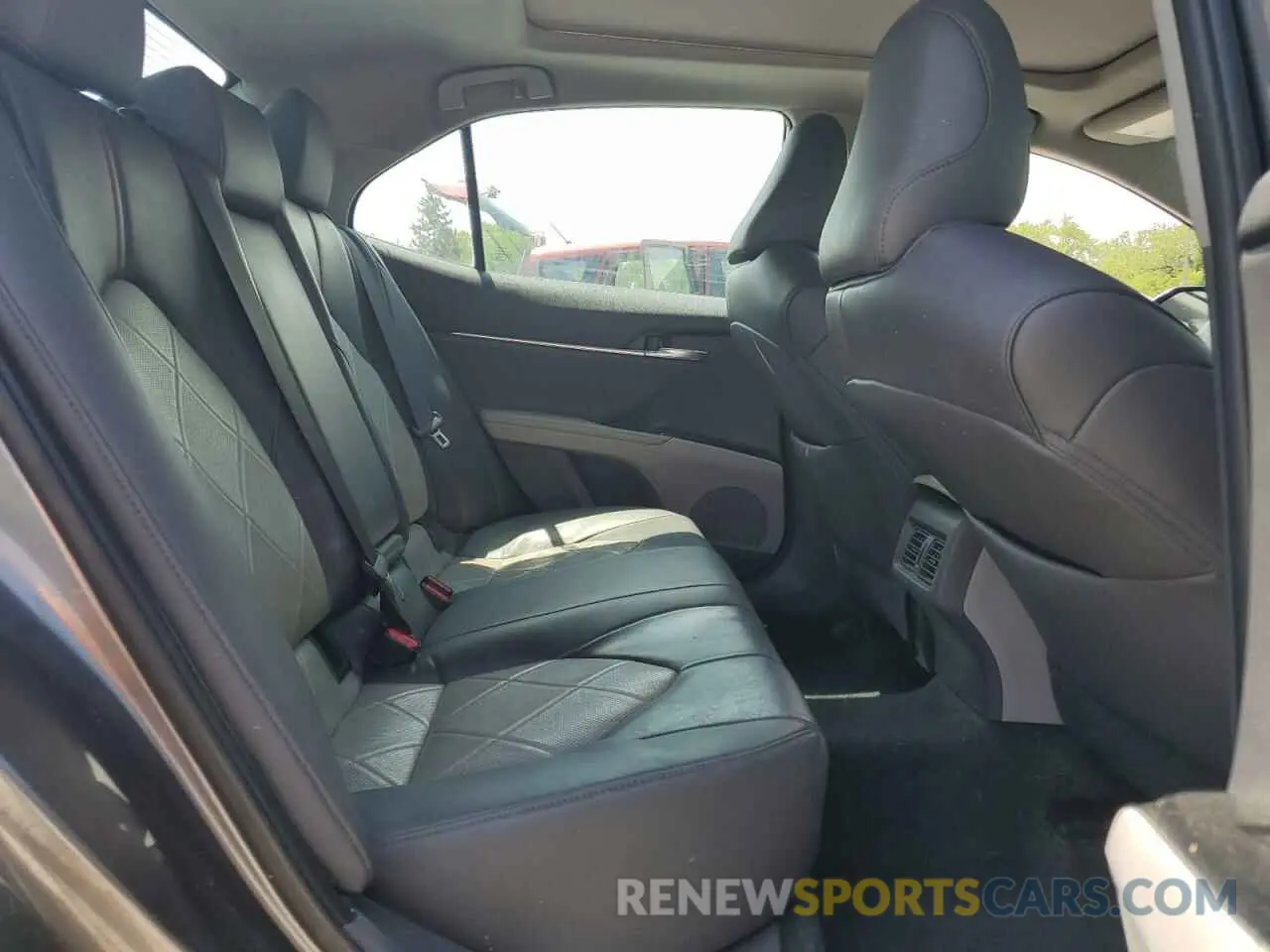 10 fotografías del automóvil dañado 4T1BZ1HK5KU027471 TOYOTA CAMRY 2019