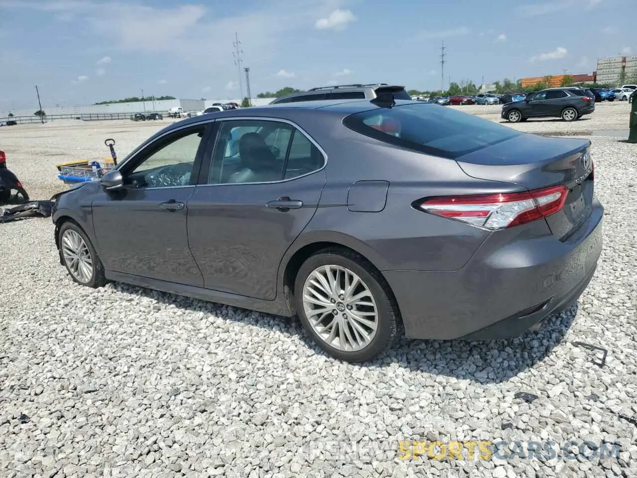 2 fotografías del automóvil dañado 4T1BZ1HK5KU027471 TOYOTA CAMRY 2019