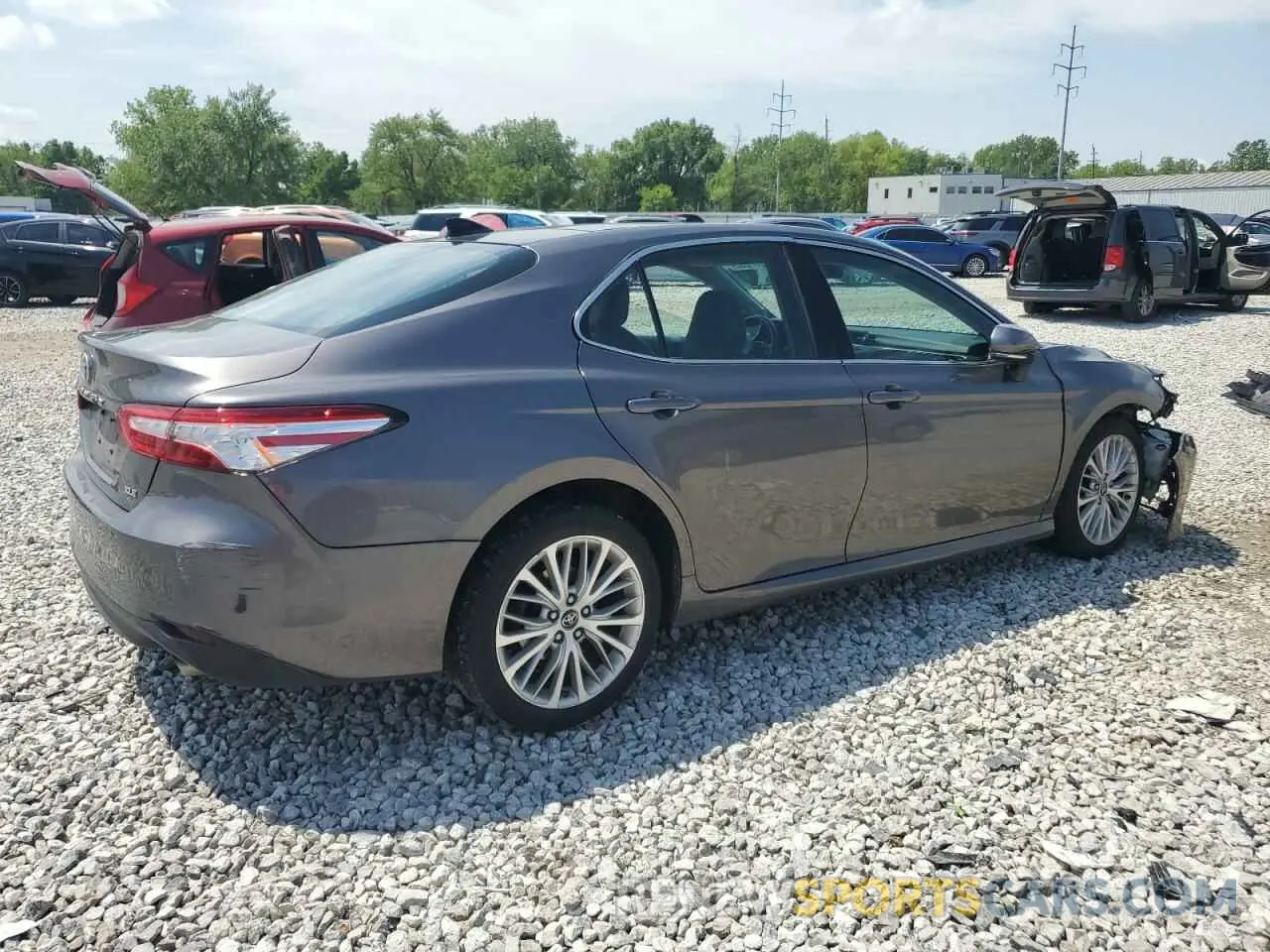 3 fotografías del automóvil dañado 4T1BZ1HK5KU027471 TOYOTA CAMRY 2019