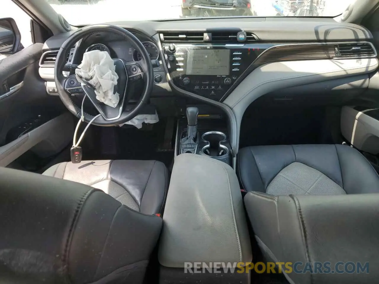 8 fotografías del automóvil dañado 4T1BZ1HK5KU027471 TOYOTA CAMRY 2019