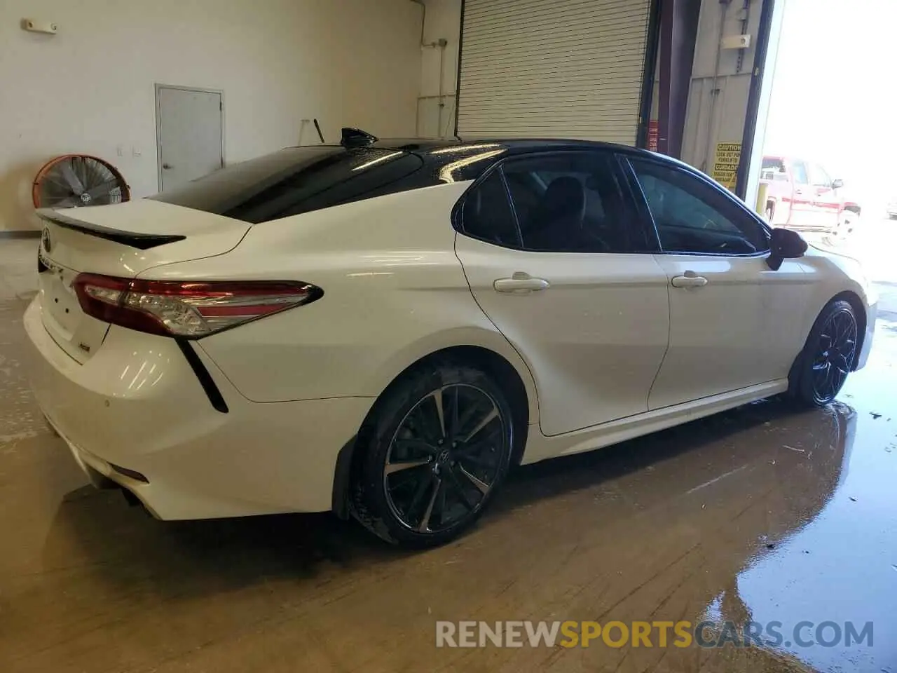 3 fotografías del automóvil dañado 4T1BZ1HK5KU028135 TOYOTA CAMRY 2019