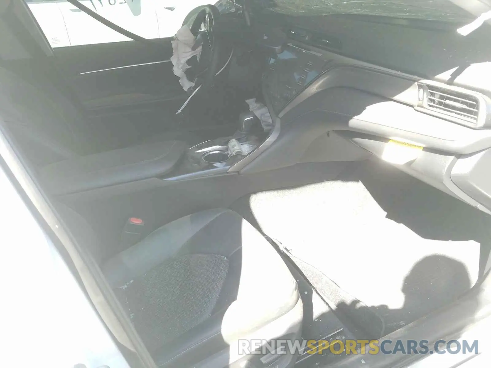 5 fotografías del automóvil dañado 4T1BZ1HK5KU032962 TOYOTA CAMRY 2019