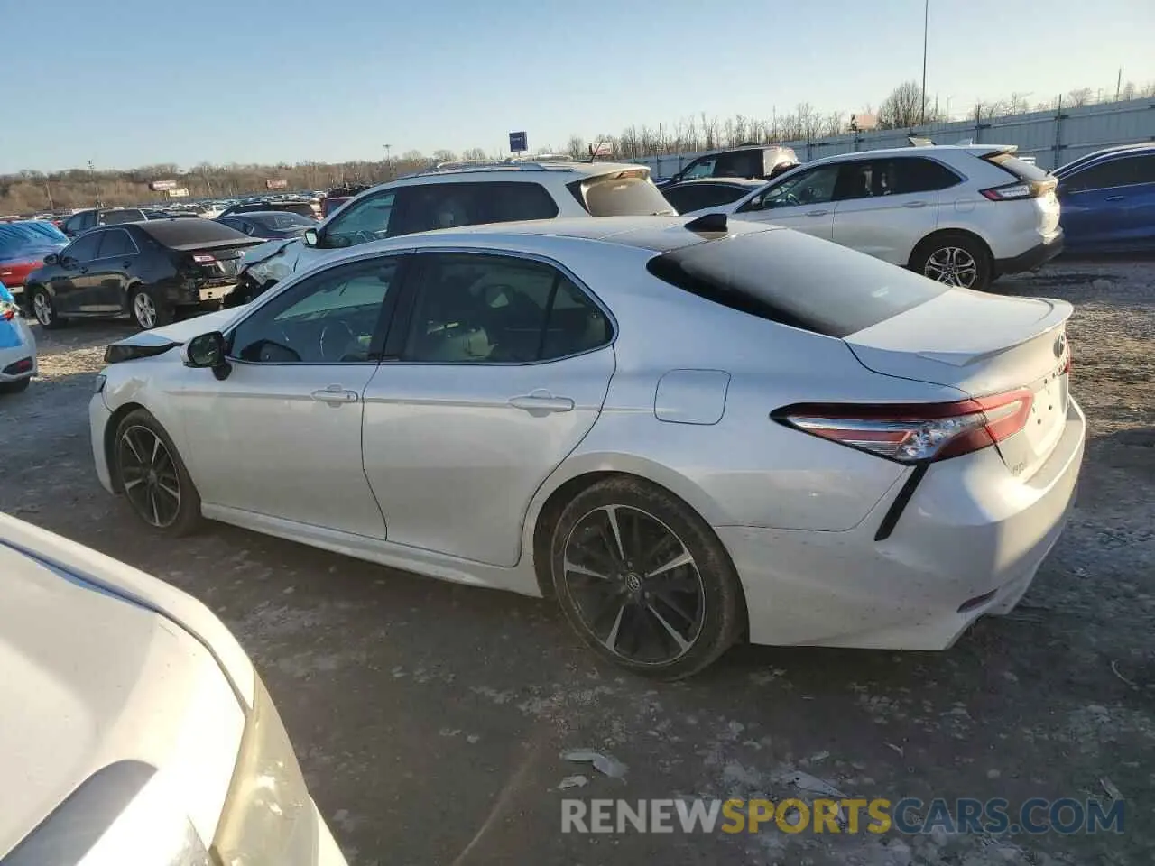 2 fotografías del automóvil dañado 4T1BZ1HK6KU028564 TOYOTA CAMRY 2019