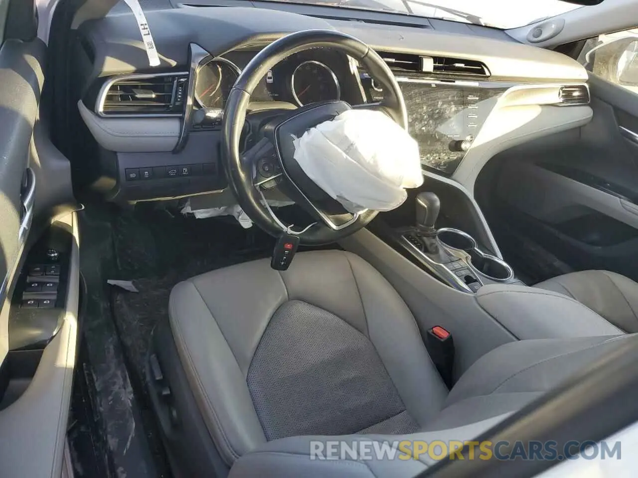 8 fotografías del automóvil dañado 4T1BZ1HK6KU028564 TOYOTA CAMRY 2019