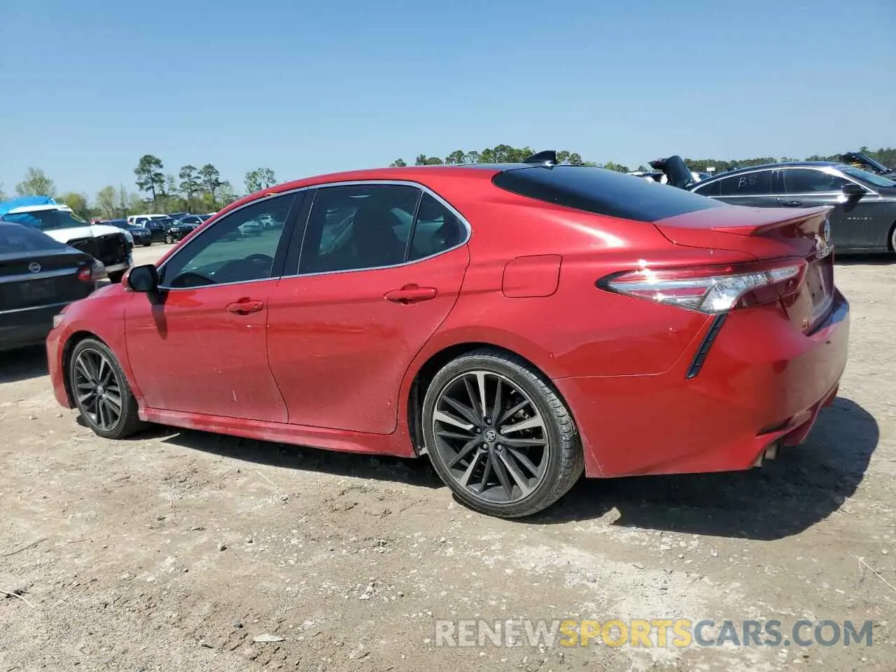 2 fotografías del automóvil dañado 4T1BZ1HK7KU030761 TOYOTA CAMRY 2019