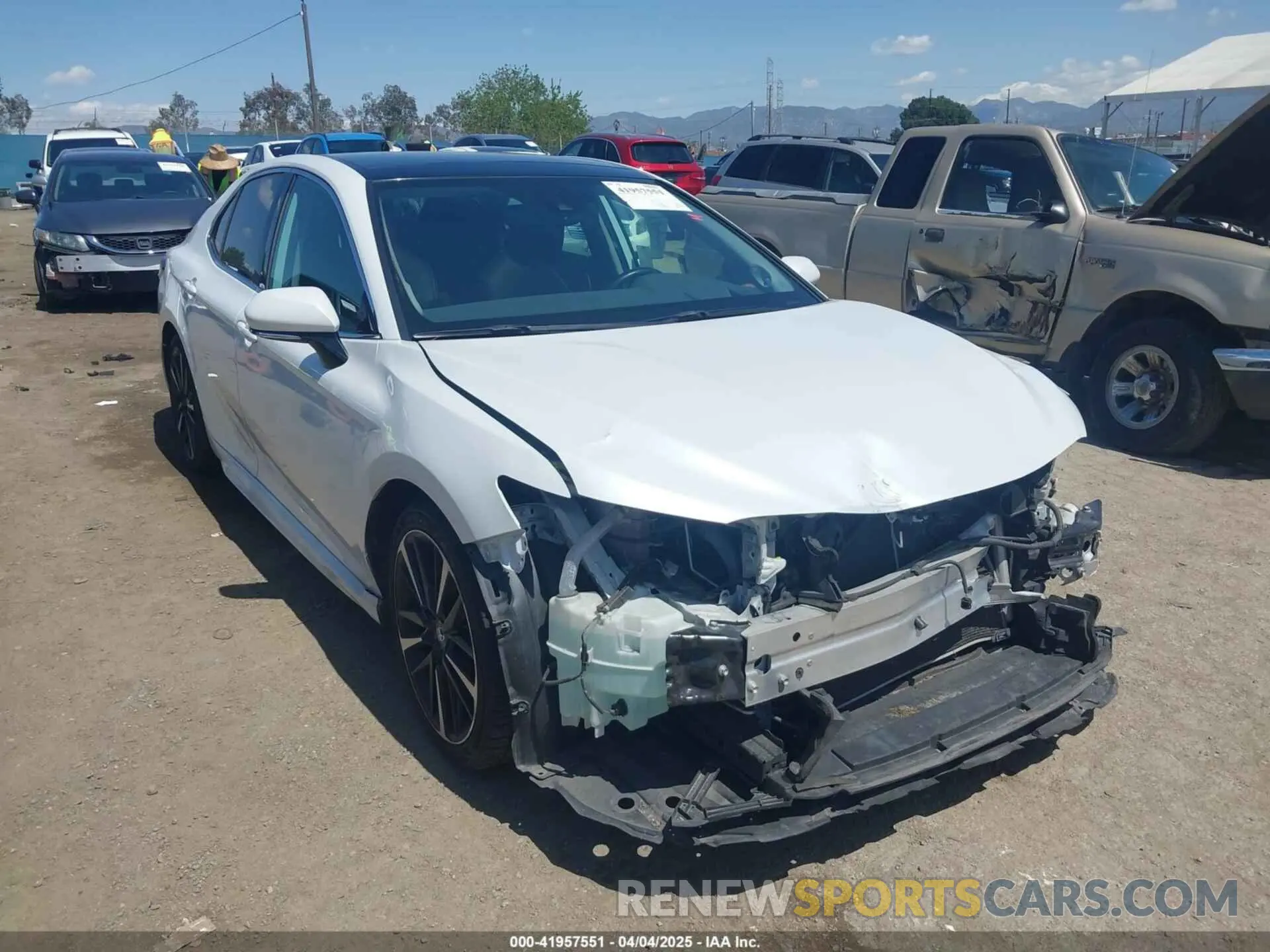 1 fotografías del automóvil dañado 4T1BZ1HK7KU030775 TOYOTA CAMRY 2019